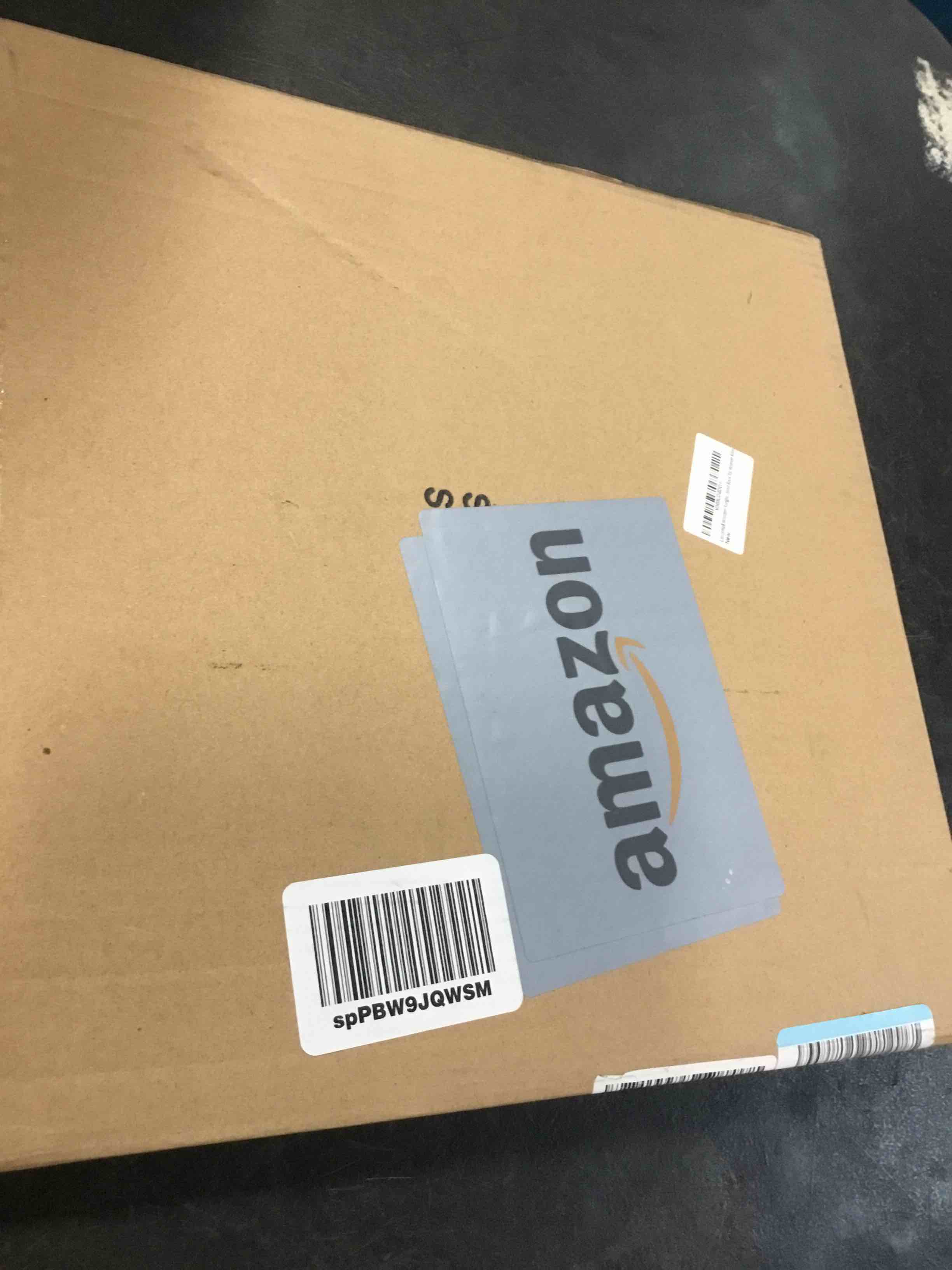 https://s3.amazonaws.com/lotting-images-prod/bidfta/GRN5931565_1709905102537.jpeg