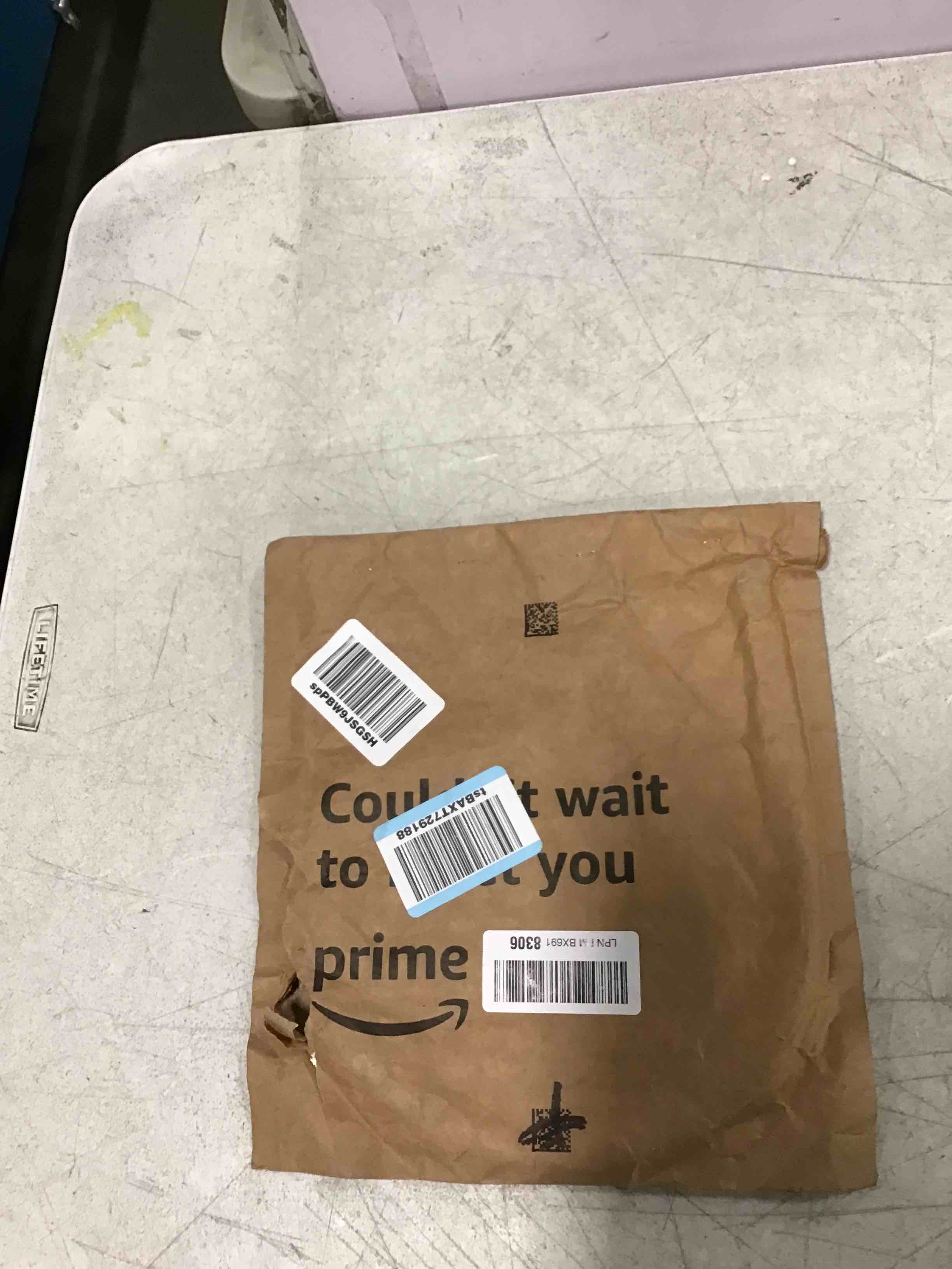 https://s3.amazonaws.com/lotting-images-prod/bidfta/GRN5932452_1710760181117.jpeg