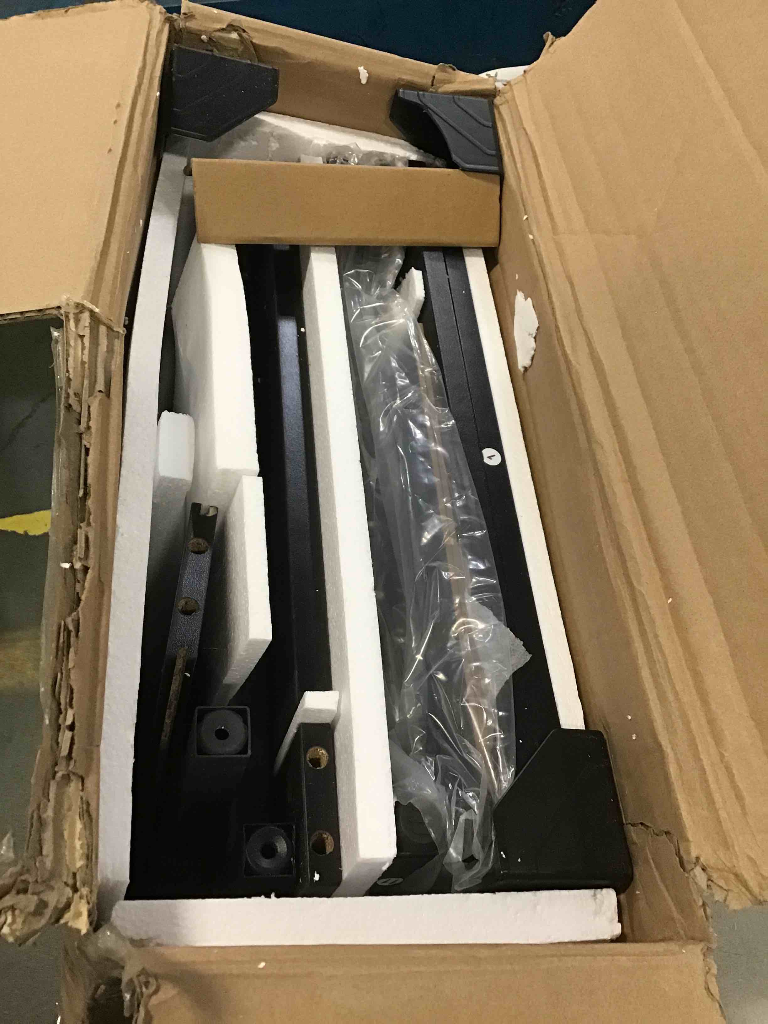 https://s3.amazonaws.com/lotting-images-prod/bidfta/GRN5932792_1710862792633.jpeg