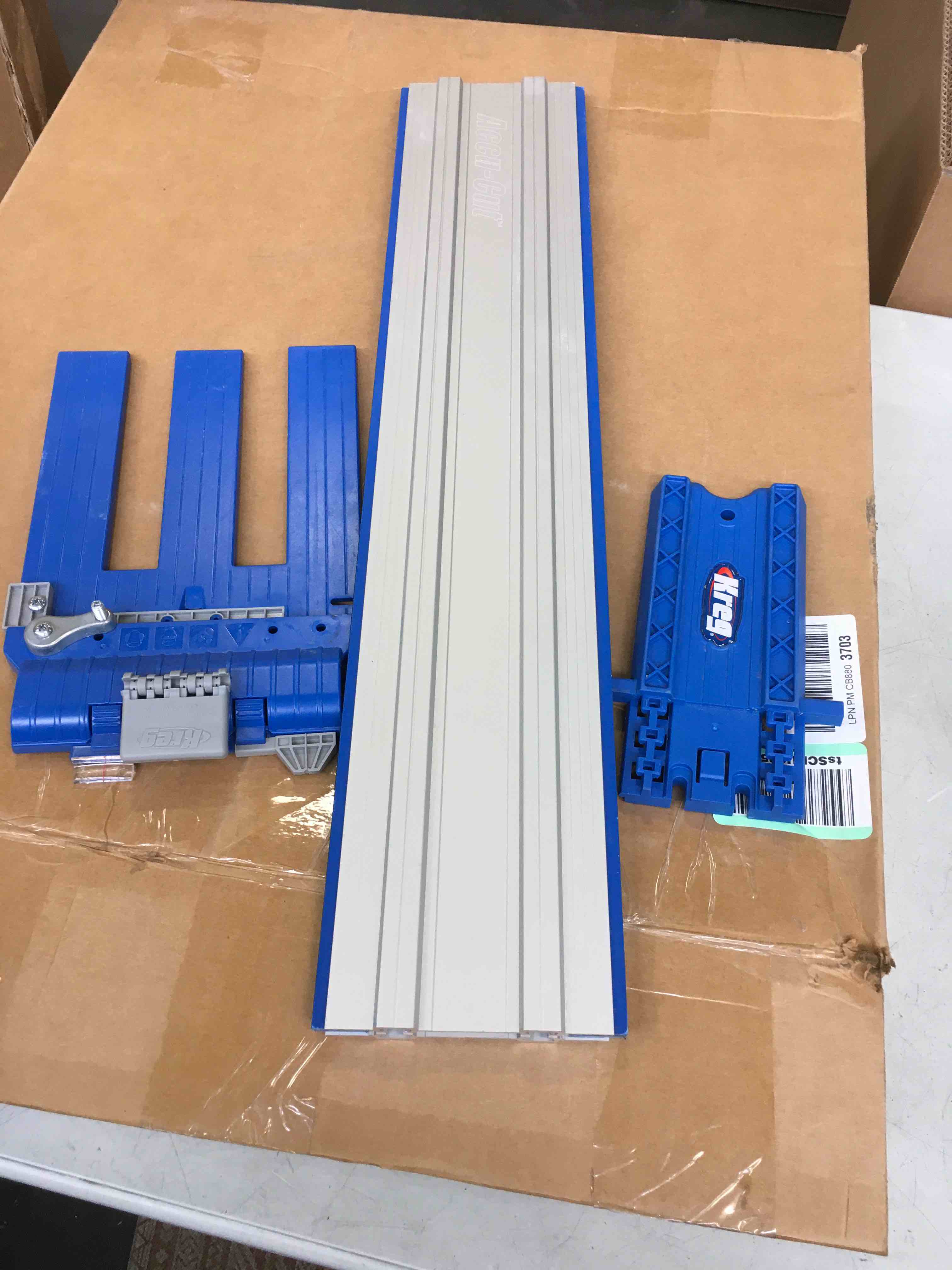 https://s3.amazonaws.com/lotting-images-prod/bidfta/GRN5933478_1710787358712.jpeg