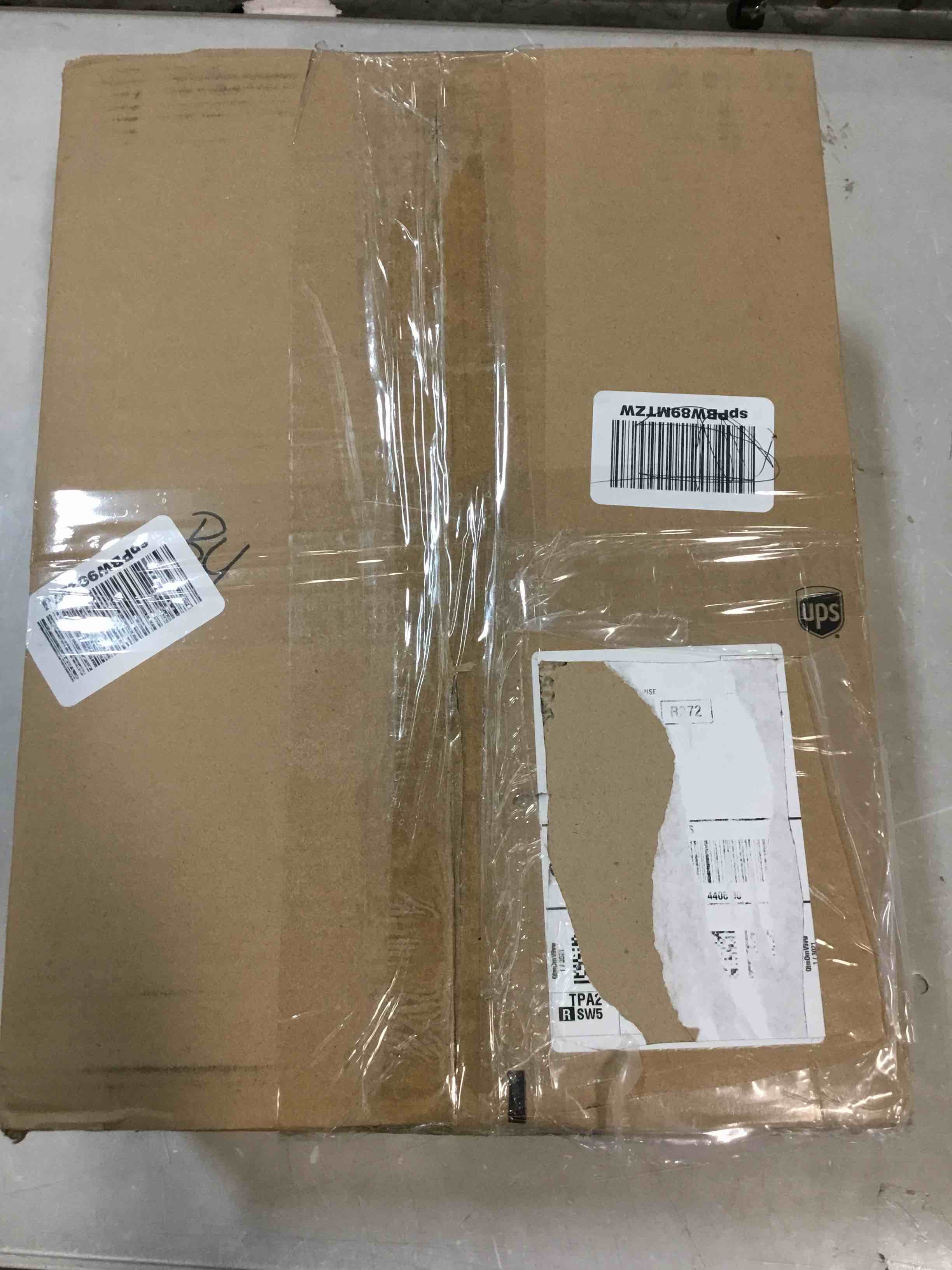 https://s3.amazonaws.com/lotting-images-prod/bidfta/GRN5934870_1710356235327.jpeg