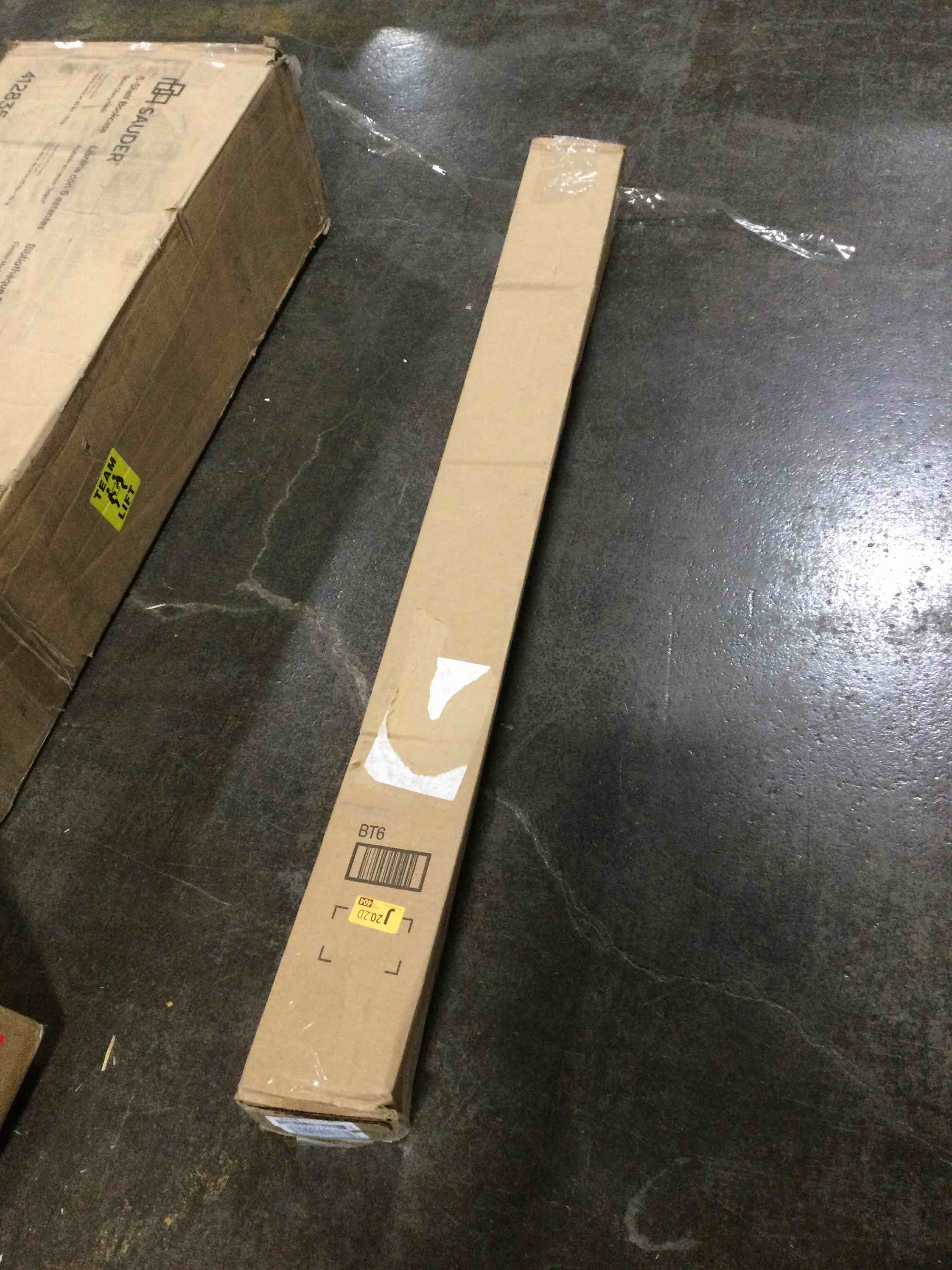 https://s3.amazonaws.com/lotting-images-prod/bidfta/GRN5936656_1707488911092.jpeg