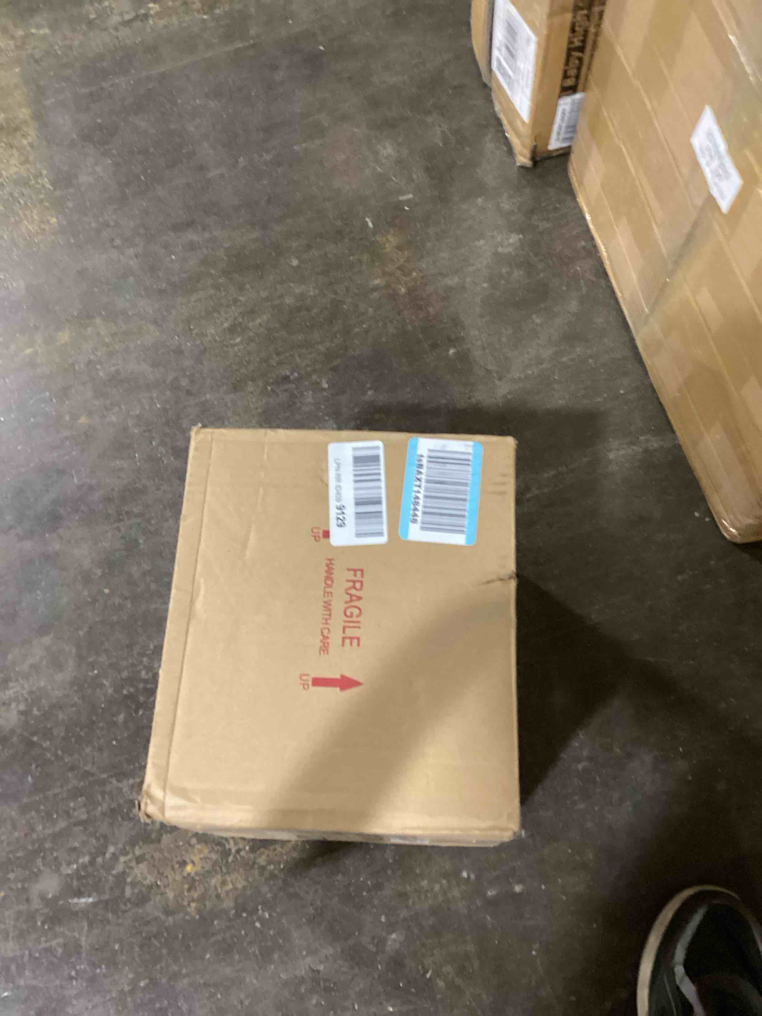 https://s3.amazonaws.com/lotting-images-prod/bidfta/GRN5937576_1707409077630.jpeg