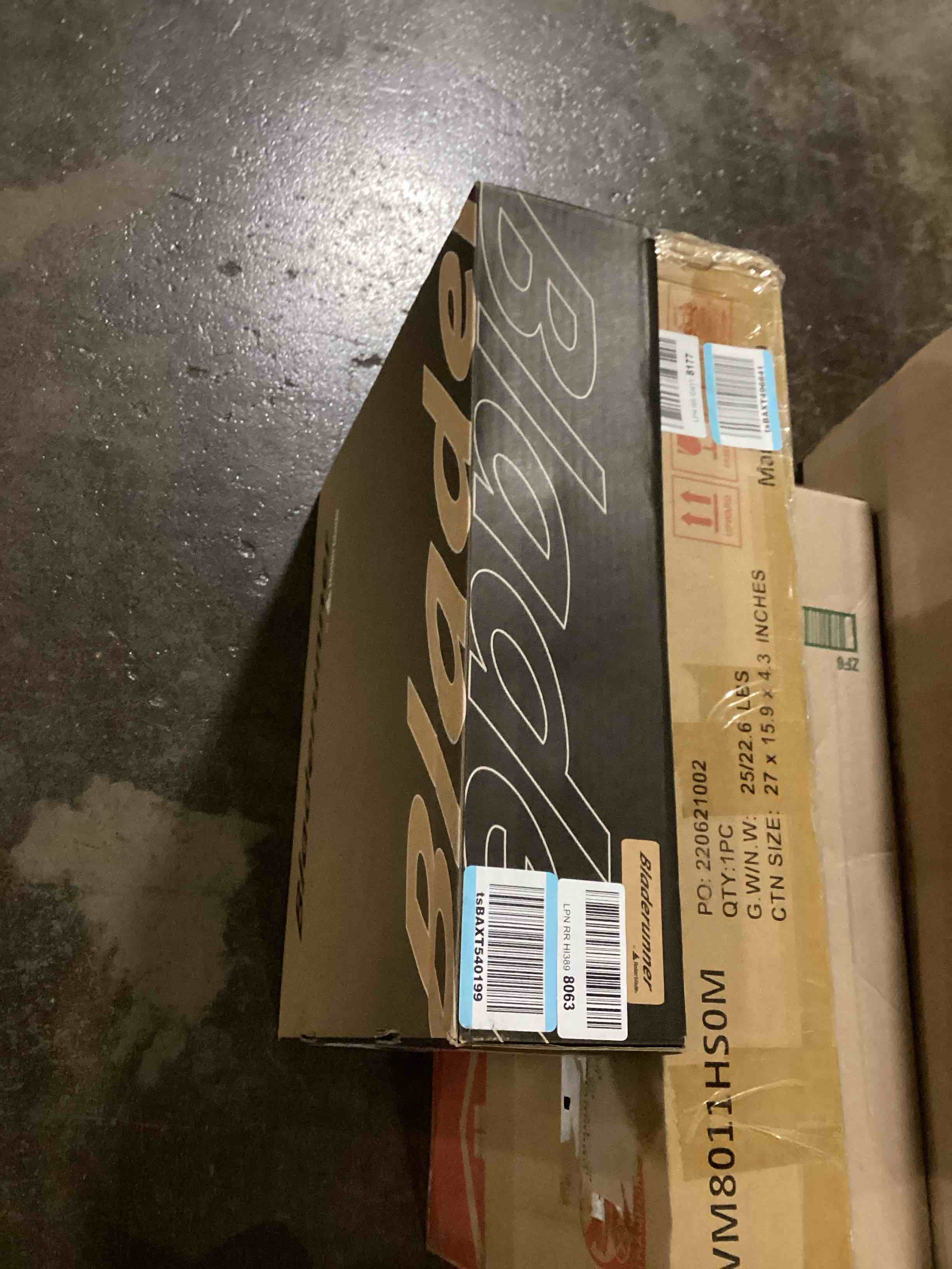 https://s3.amazonaws.com/lotting-images-prod/bidfta/GRN5937868_1707425176205.jpeg