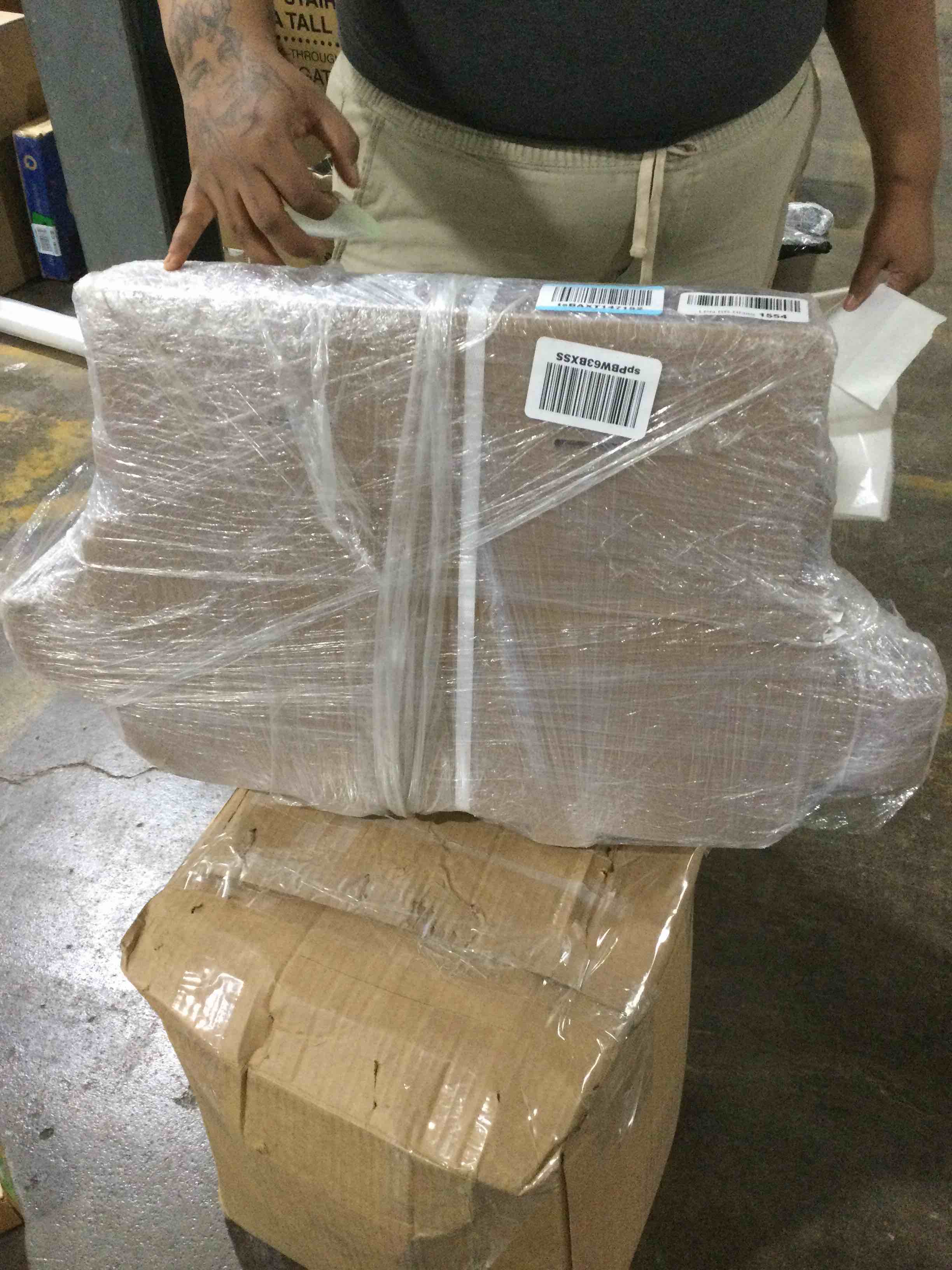 https://s3.amazonaws.com/lotting-images-prod/bidfta/GRN5938596_1707920570669.jpeg