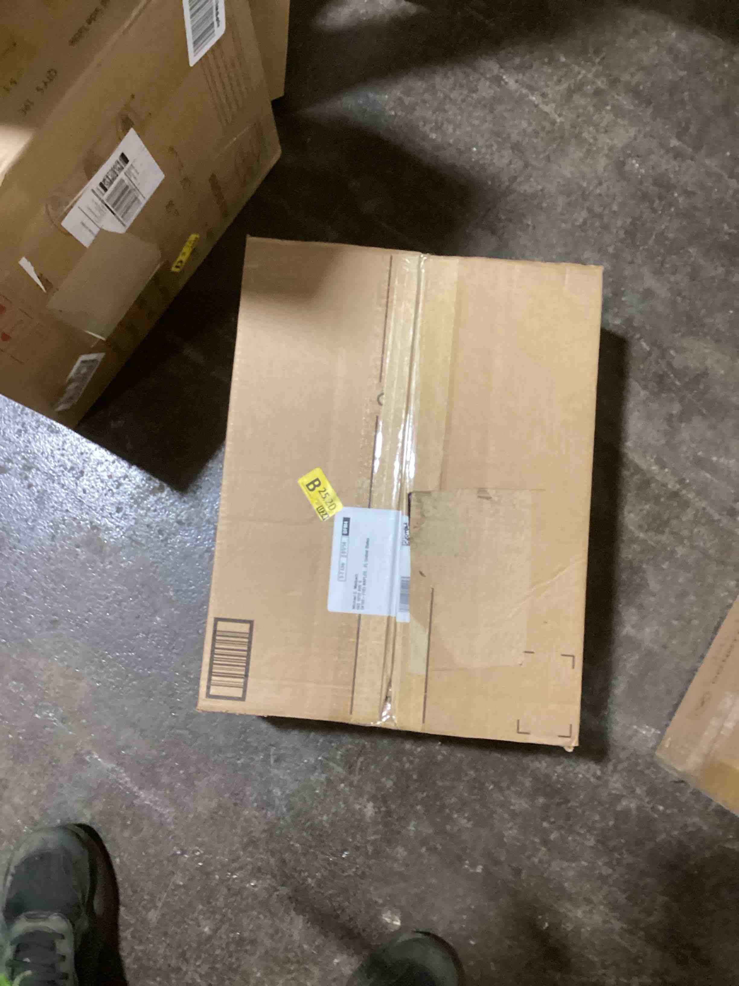 https://s3.amazonaws.com/lotting-images-prod/bidfta/GRN5944145_1707855207629.jpeg