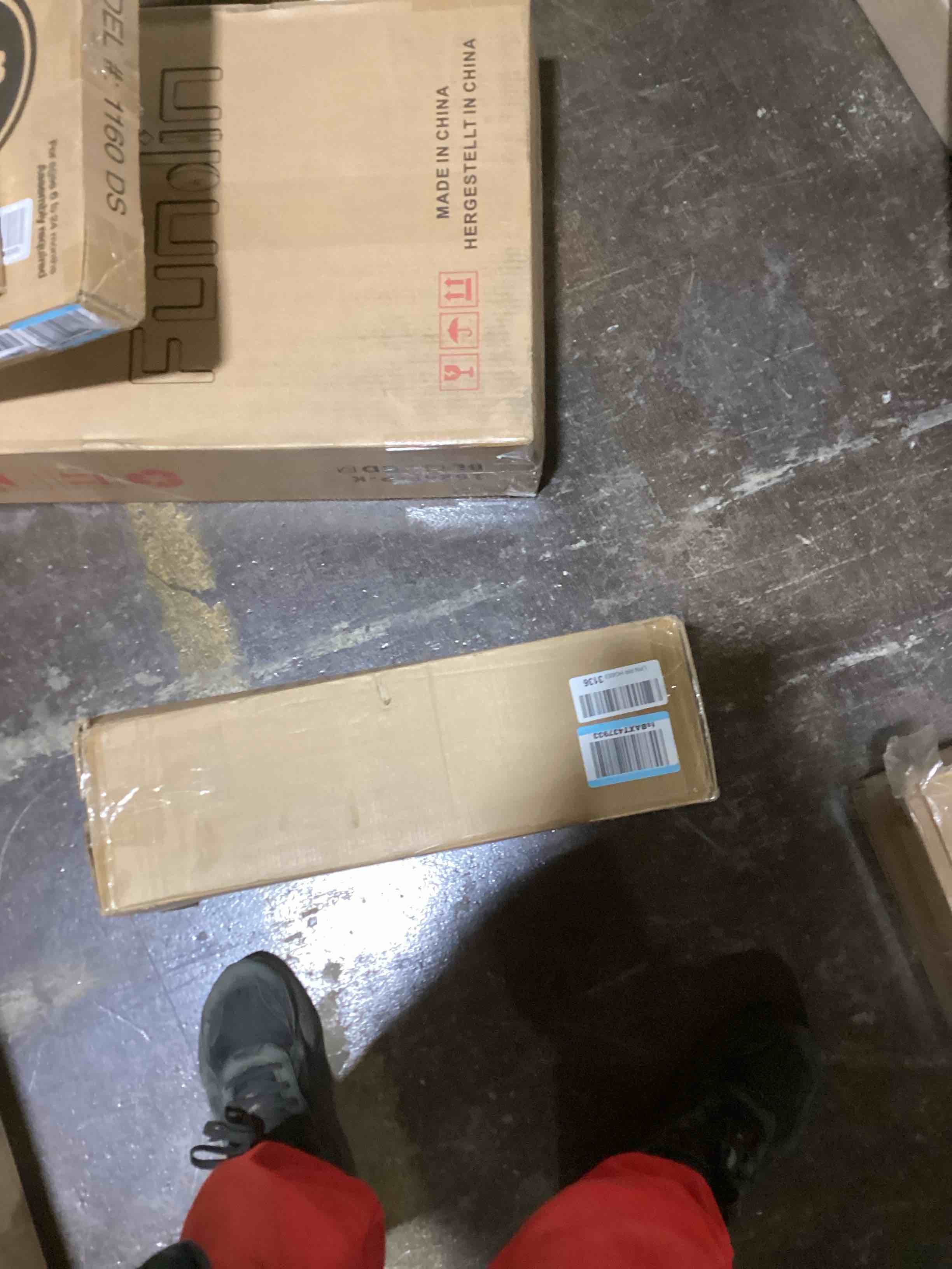 https://s3.amazonaws.com/lotting-images-prod/bidfta/GRN5944165_1707857551843.jpeg
