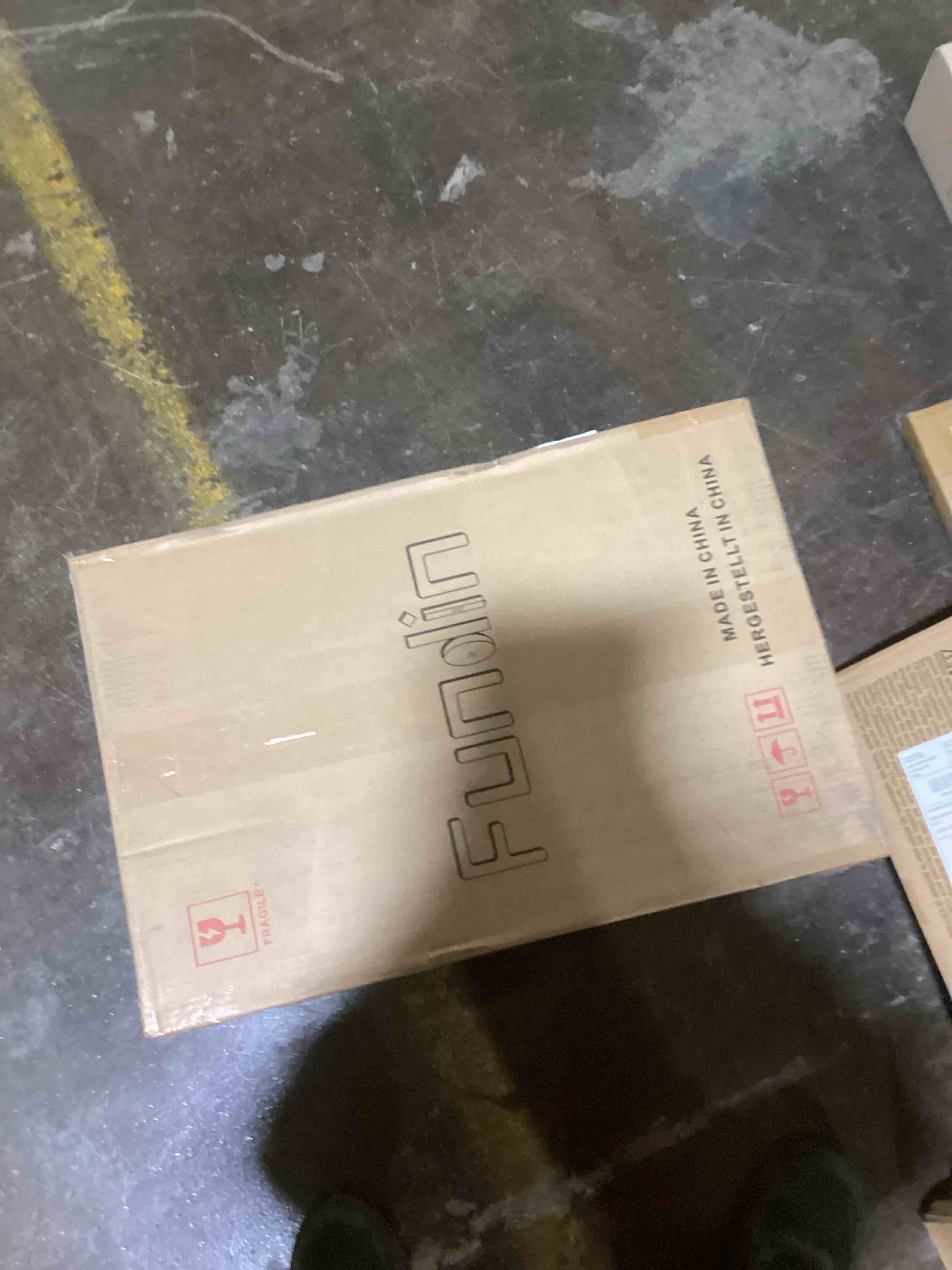 https://s3.amazonaws.com/lotting-images-prod/bidfta/GRN5944170_1707857846686.jpeg