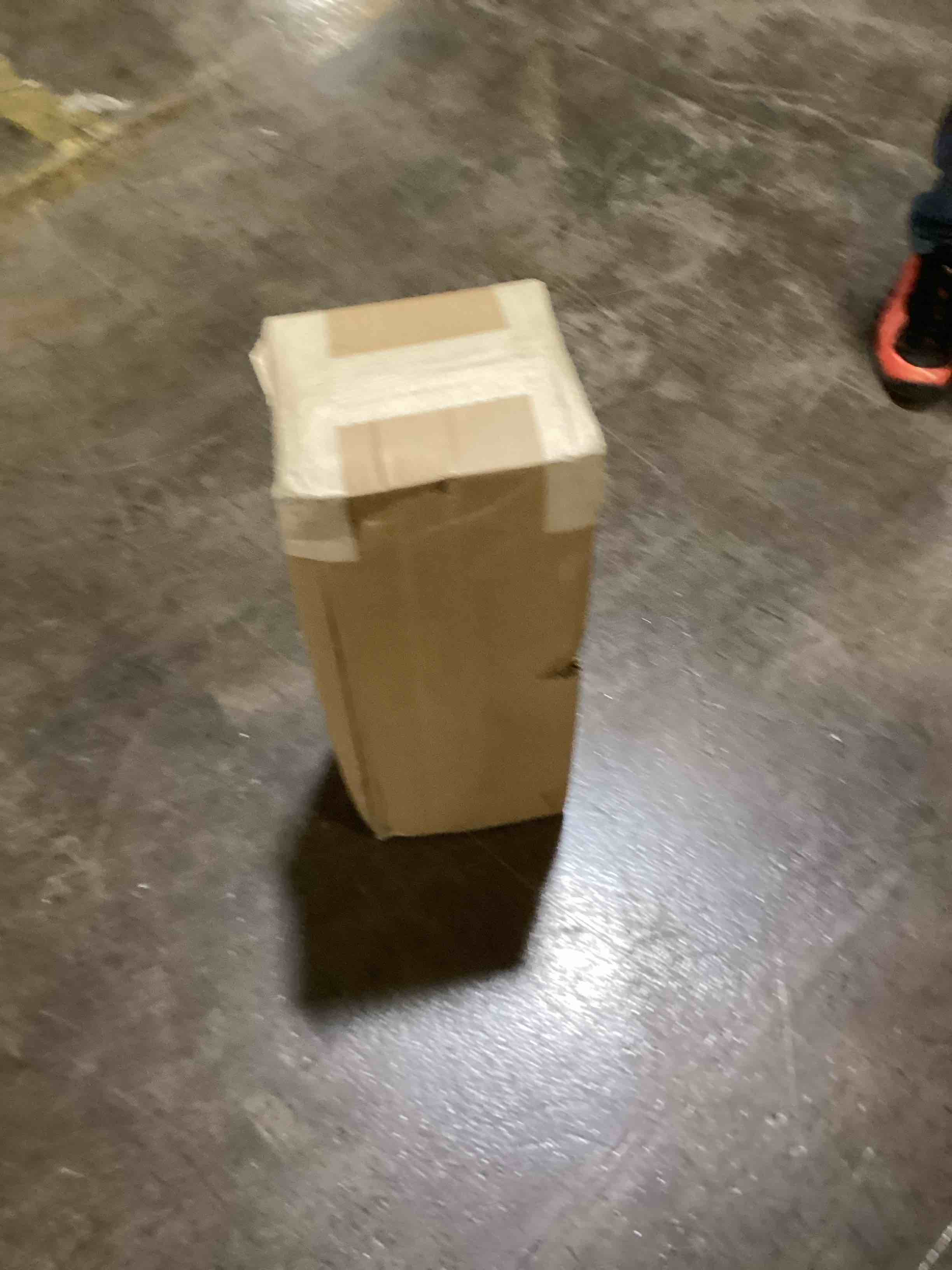 https://s3.amazonaws.com/lotting-images-prod/bidfta/GRN5944235_1707926425231.jpeg