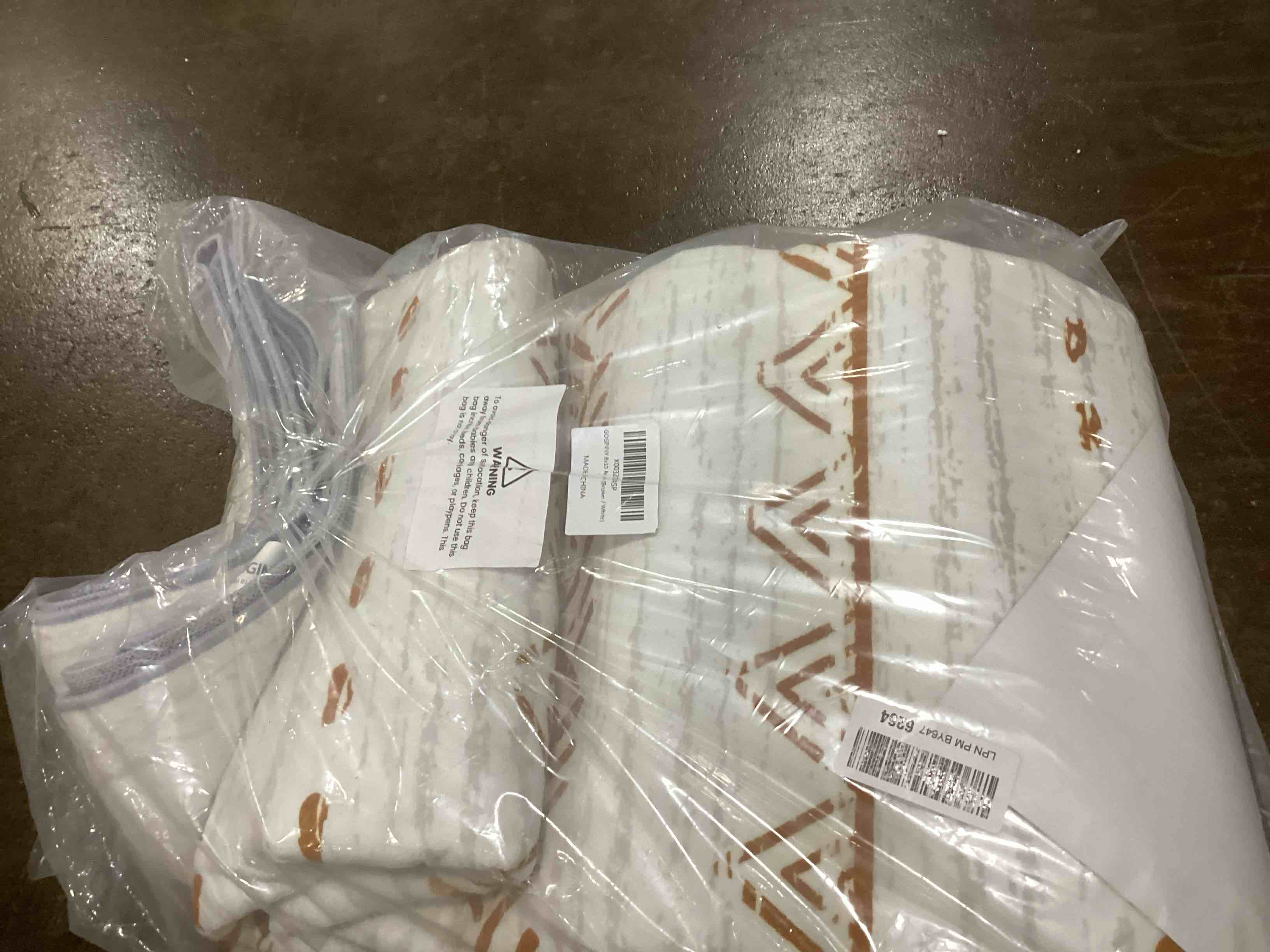 https://s3.amazonaws.com/lotting-images-prod/bidfta/GRN5945987_1711547026607.jpeg