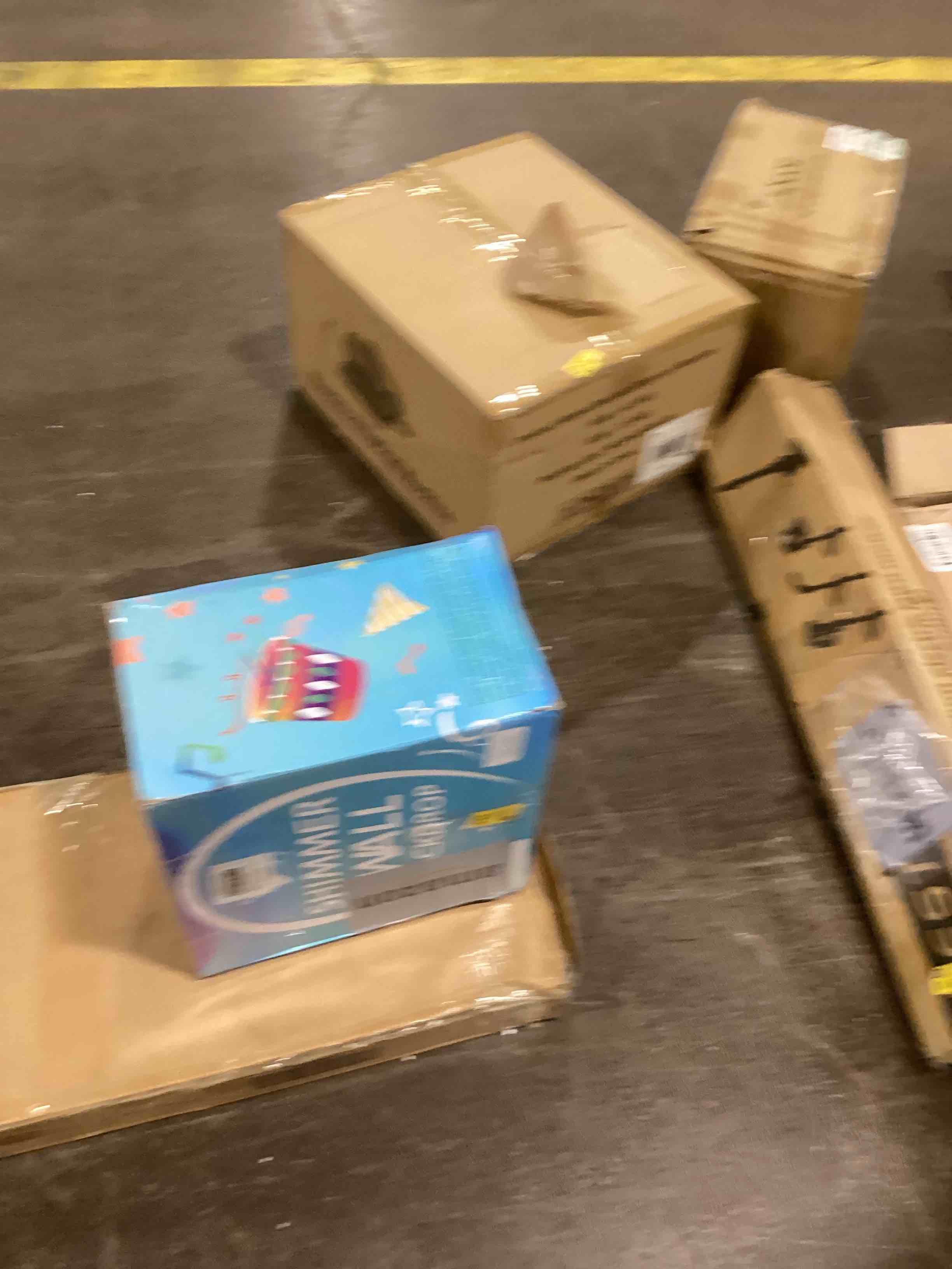 https://s3.amazonaws.com/lotting-images-prod/bidfta/GRN5948372_1718297545769.jpeg