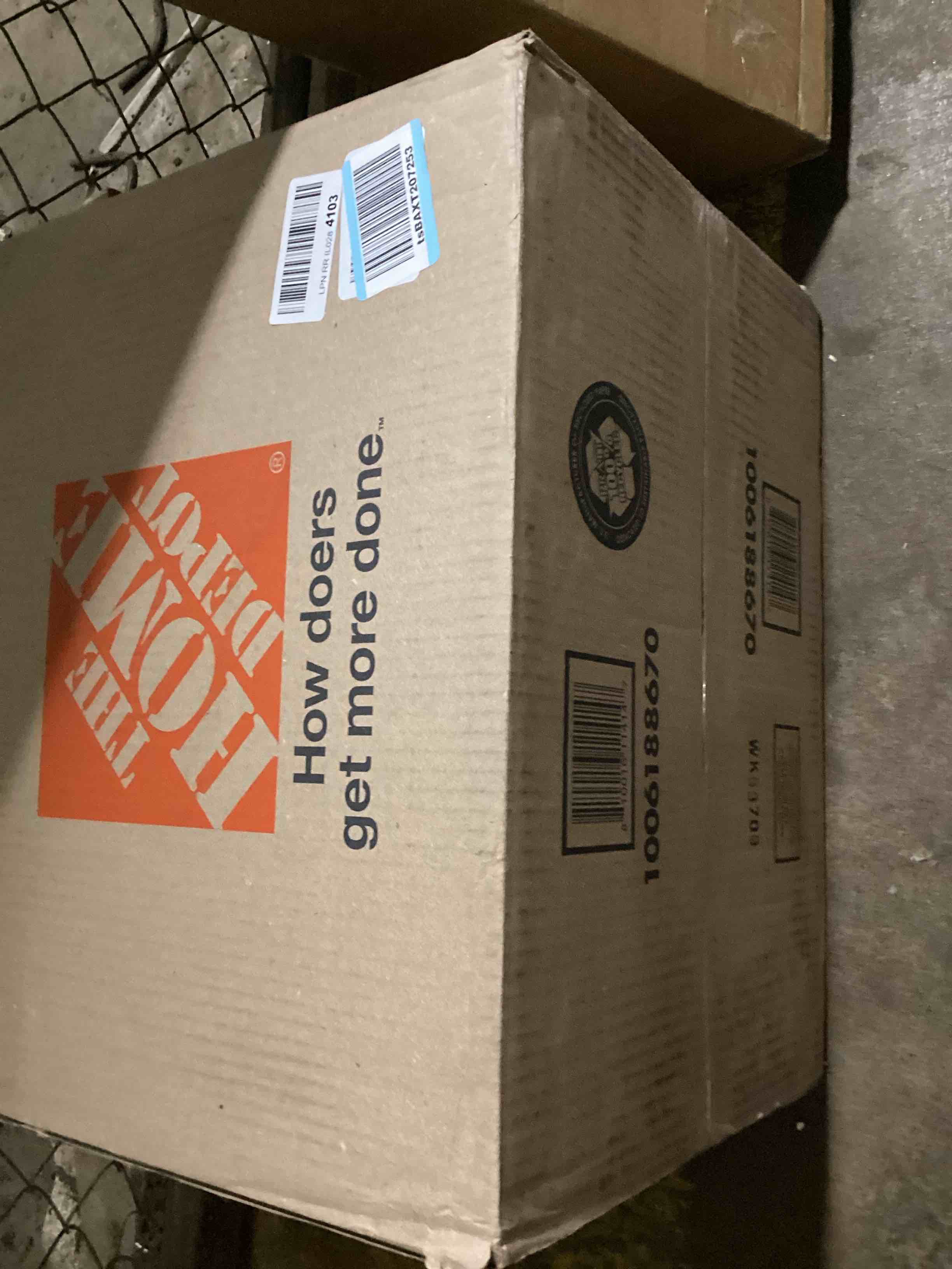 https://s3.amazonaws.com/lotting-images-prod/bidfta/GRN5948455_1718628779743.jpeg