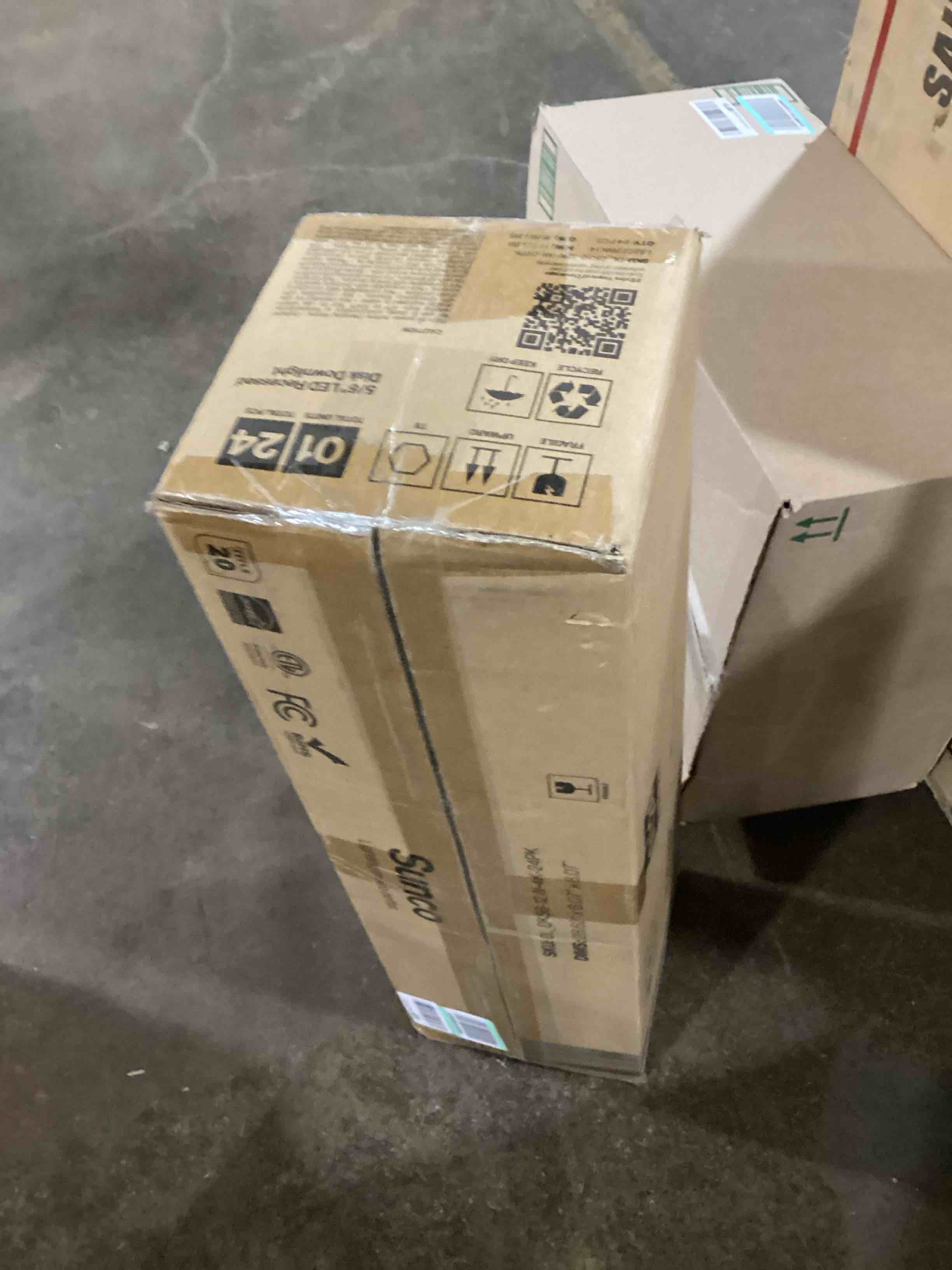 https://s3.amazonaws.com/lotting-images-prod/bidfta/GRN5953670_1718732045215.jpeg