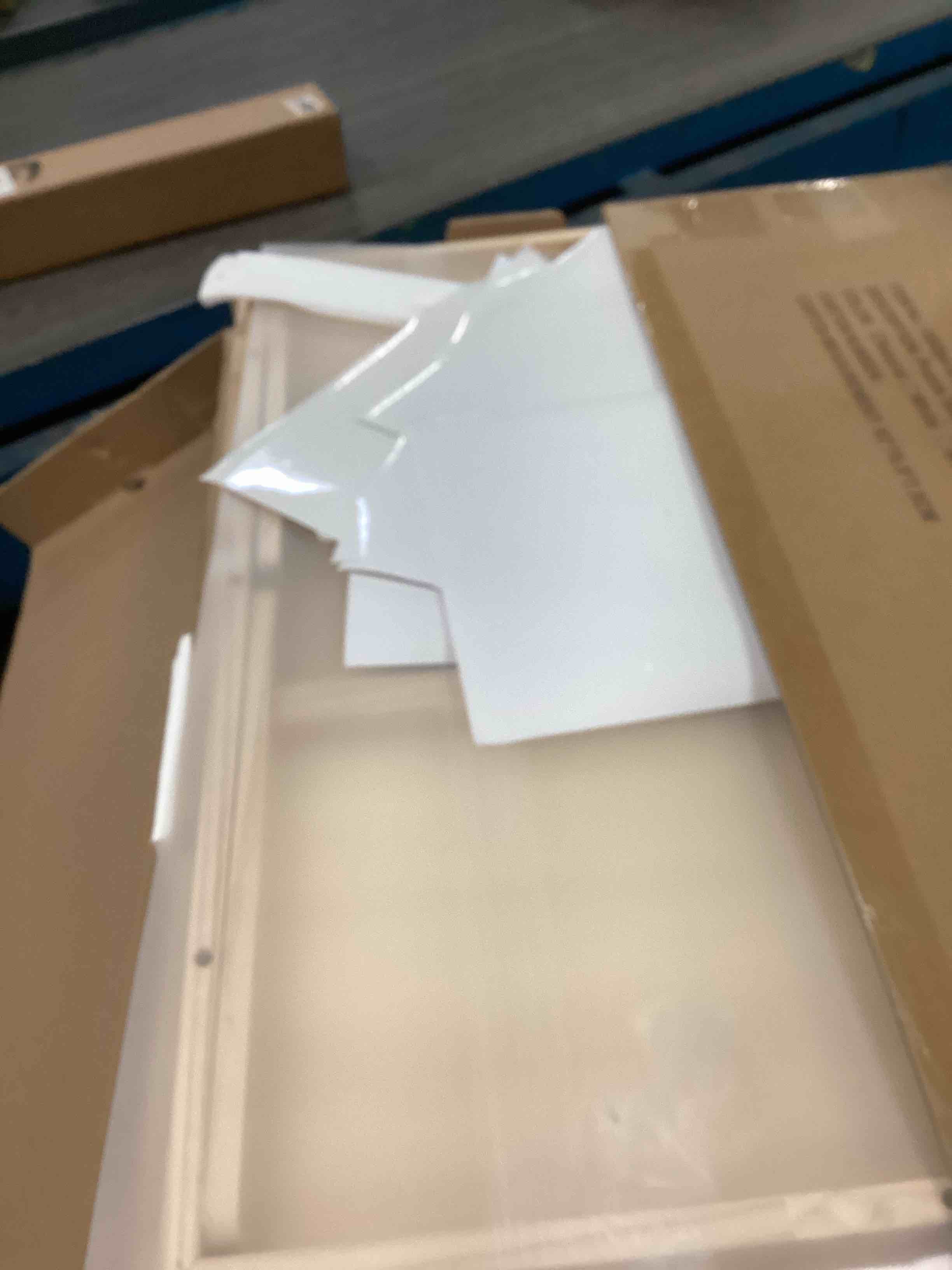 https://s3.amazonaws.com/lotting-images-prod/bidfta/GRN5965582_1736004133503.jpeg