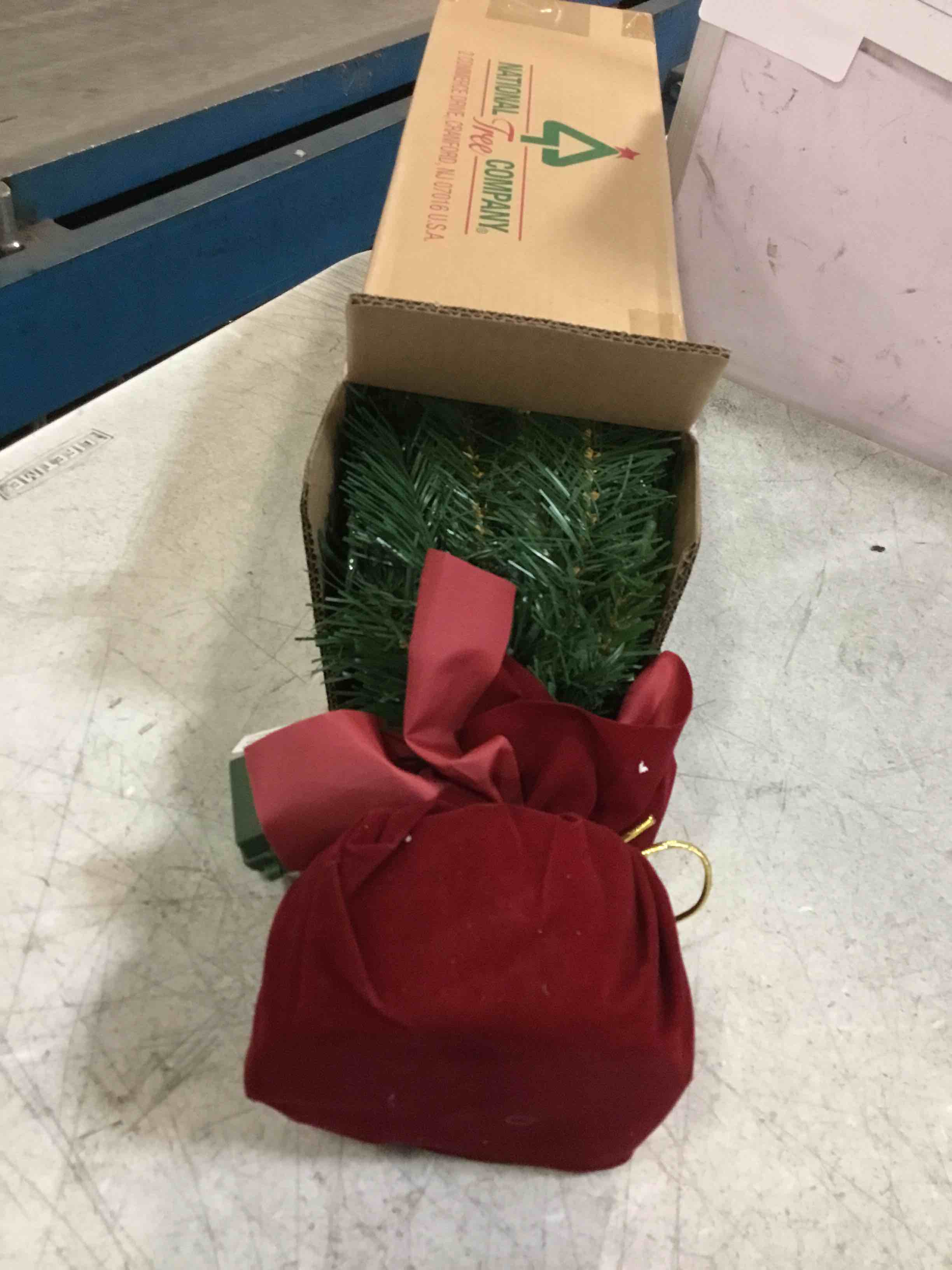 https://s3.amazonaws.com/lotting-images-prod/bidfta/GRN5965758_1736610613676.jpeg