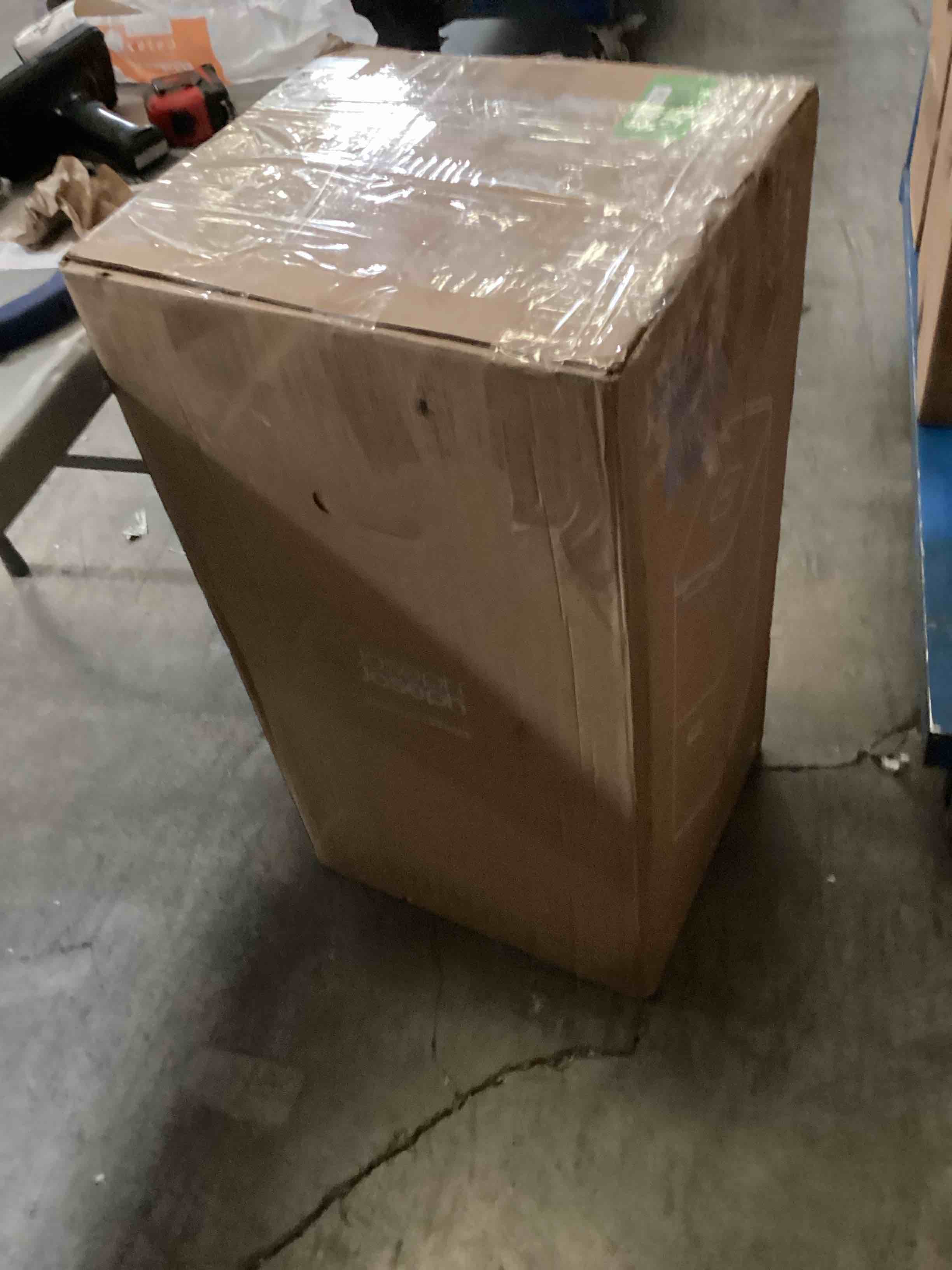 https://s3.amazonaws.com/lotting-images-prod/bidfta/GRN5967296_1731081821014.jpeg