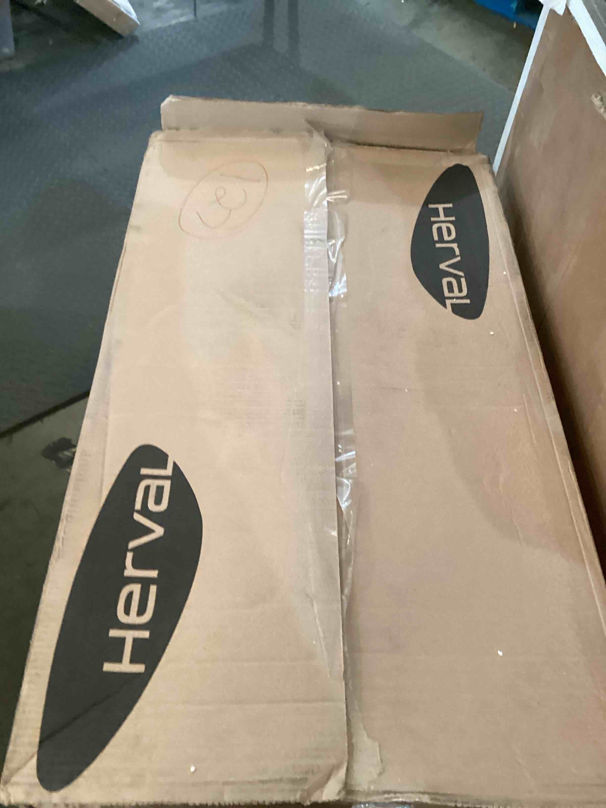 https://s3.amazonaws.com/lotting-images-prod/bidfta/GRN5967493_1714583085450.jpeg