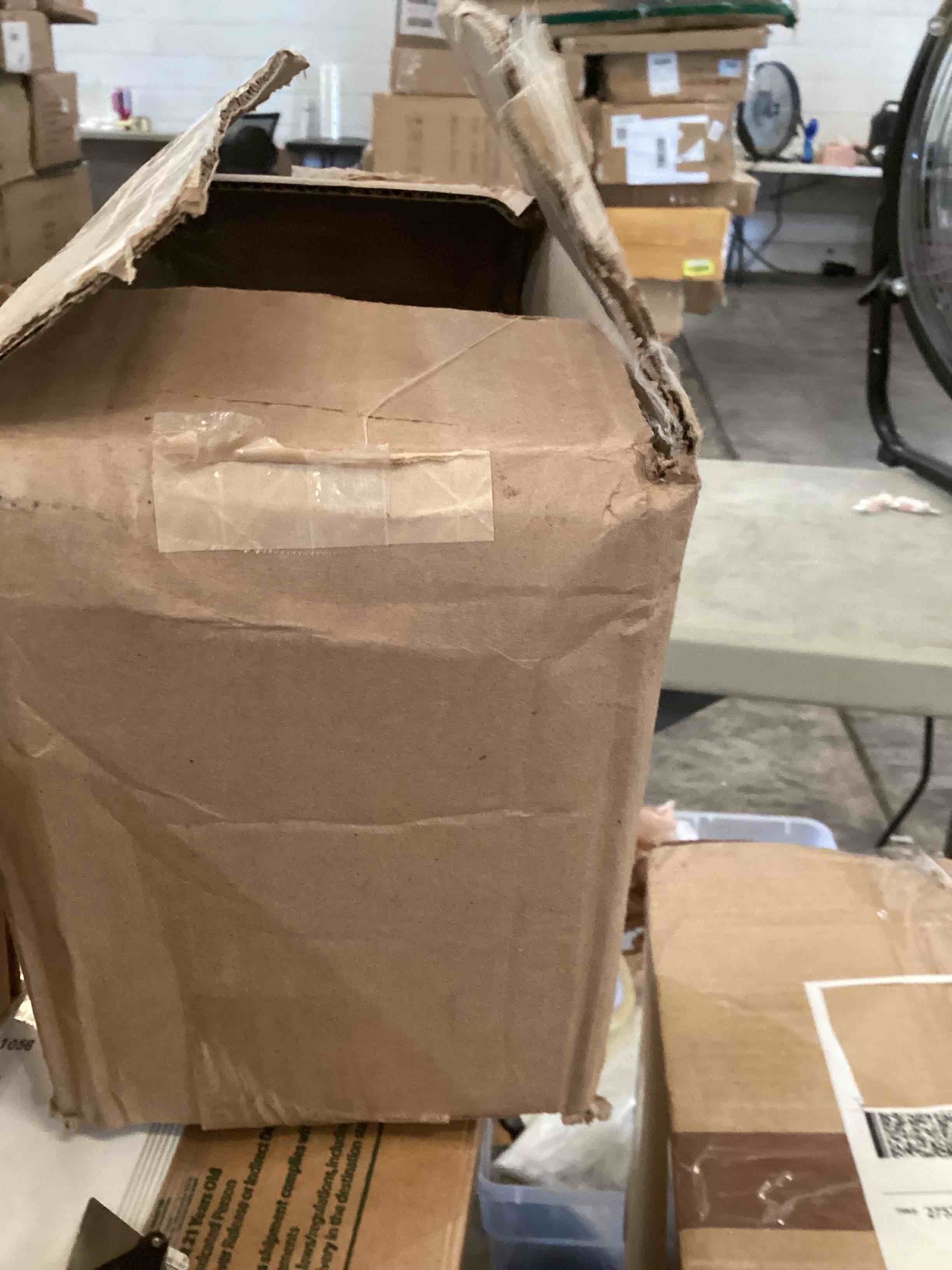 https://s3.amazonaws.com/lotting-images-prod/bidfta/GRN5970398_1720466600858.jpeg
