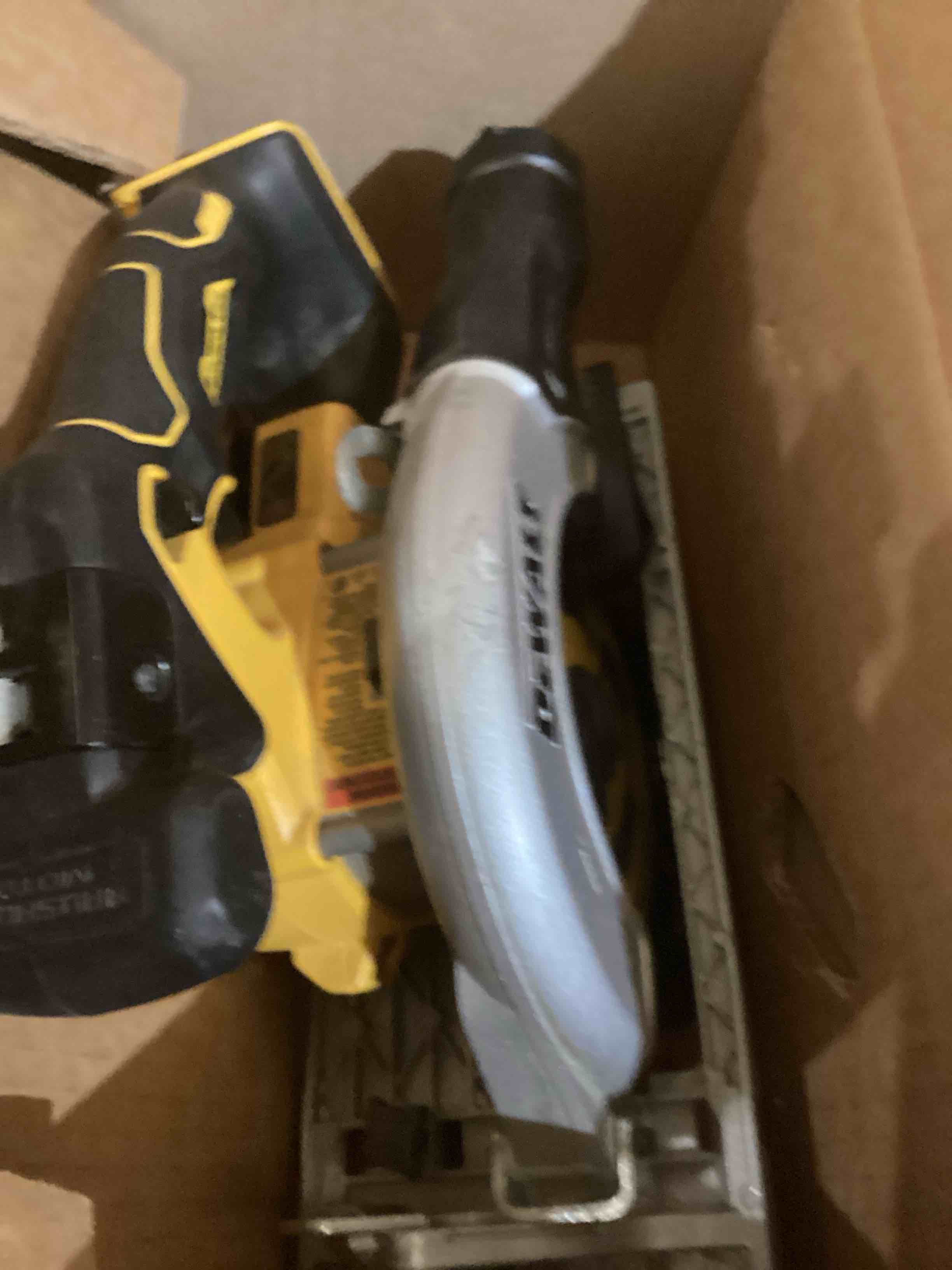 https://s3.amazonaws.com/lotting-images-prod/bidfta/GRN5992039_1709909322438.jpeg