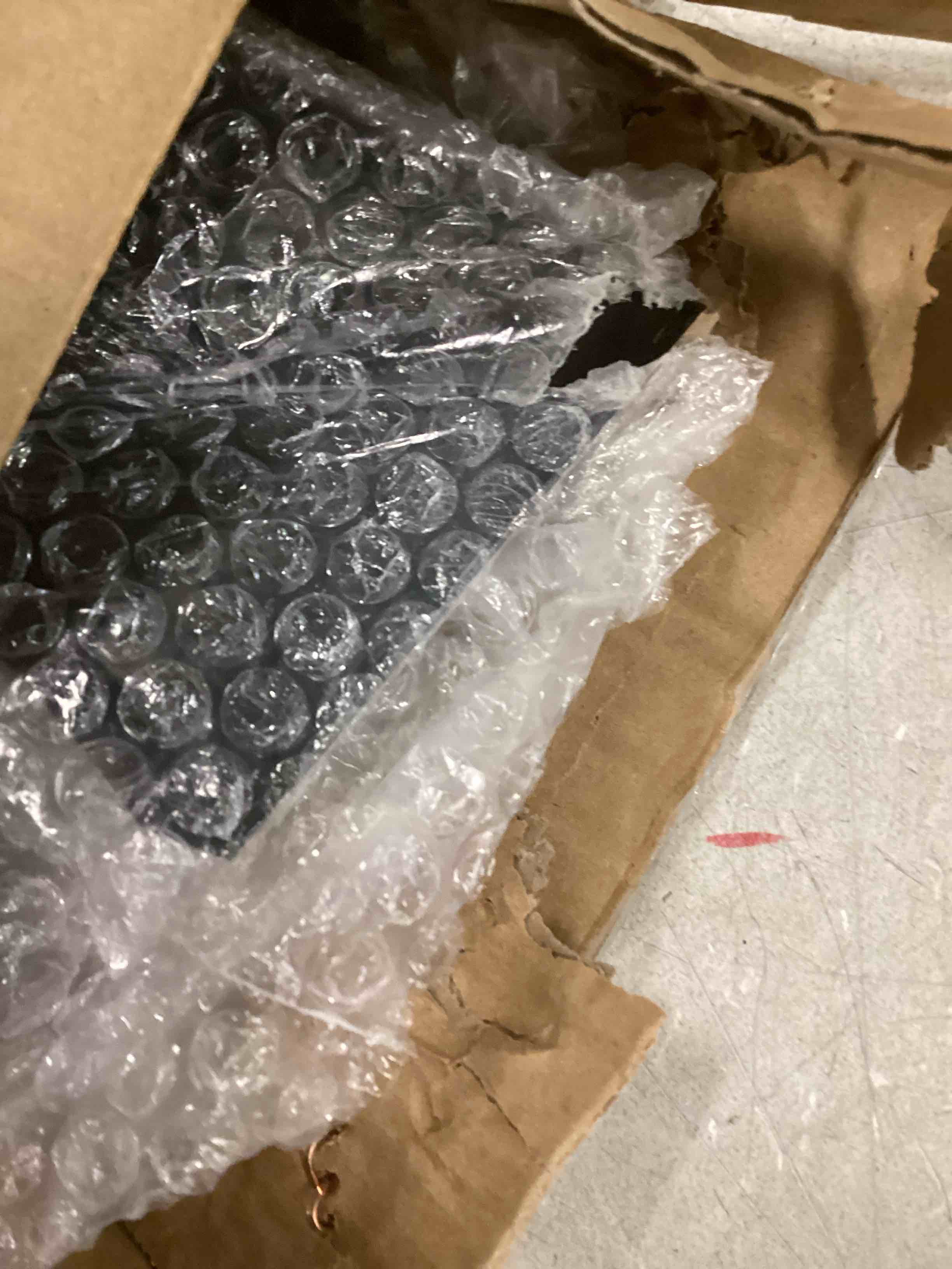 https://s3.amazonaws.com/lotting-images-prod/bidfta/GRN5996959_1709751283181.jpeg