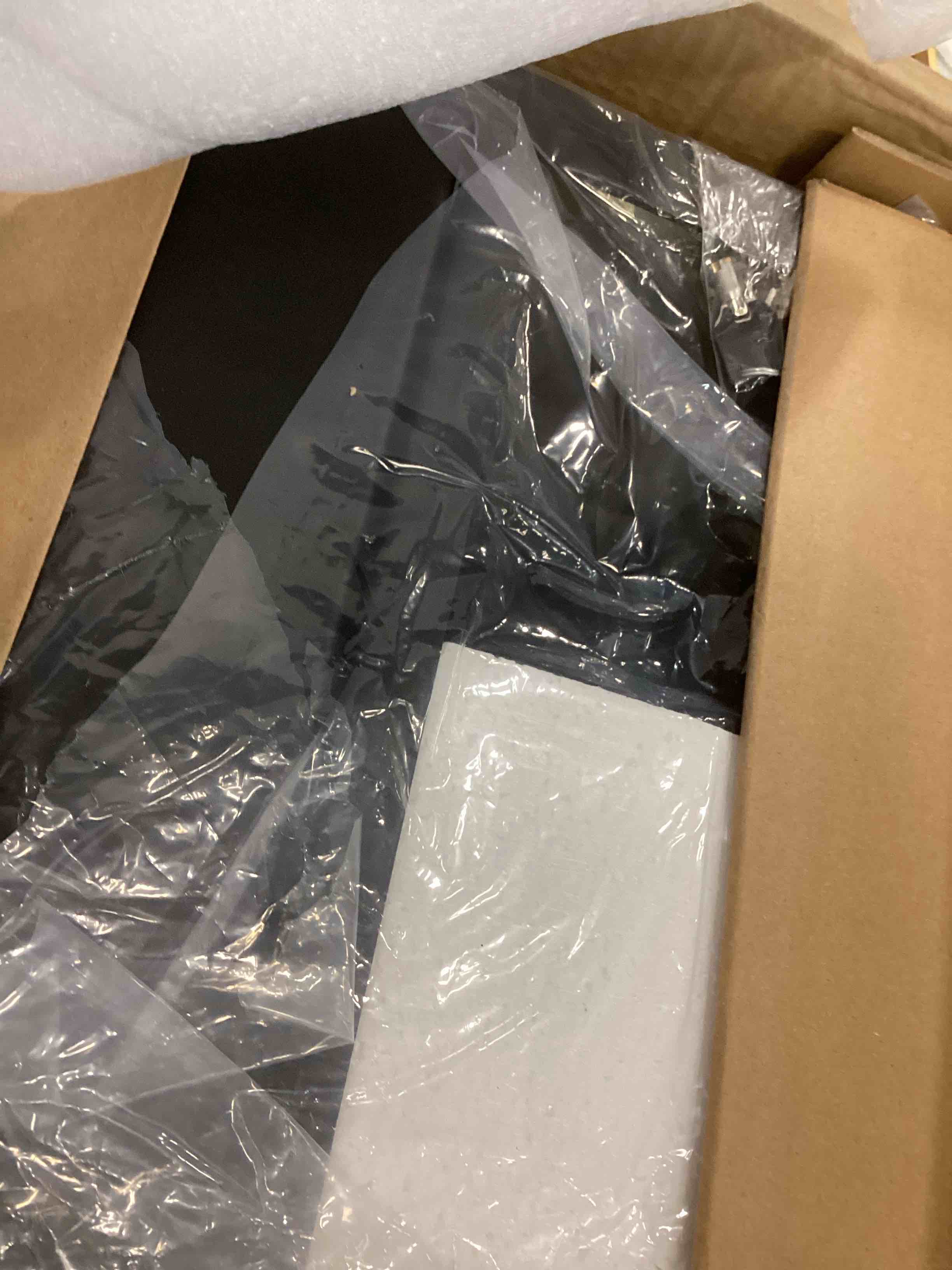 https://s3.amazonaws.com/lotting-images-prod/bidfta/GRN5997012_1709757641874.jpeg