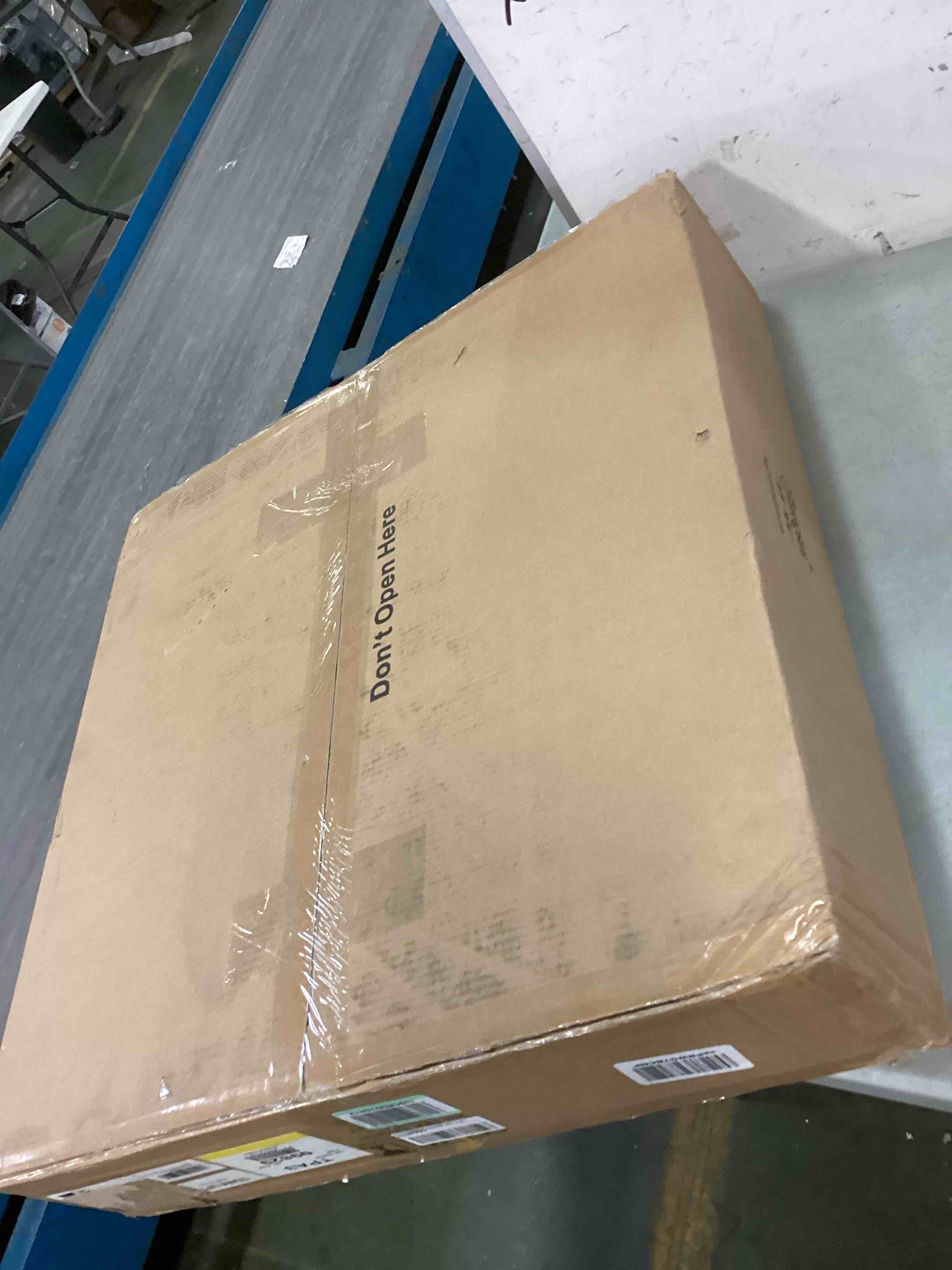 https://s3.amazonaws.com/lotting-images-prod/bidfta/GRN5999470_1710596225059.jpeg