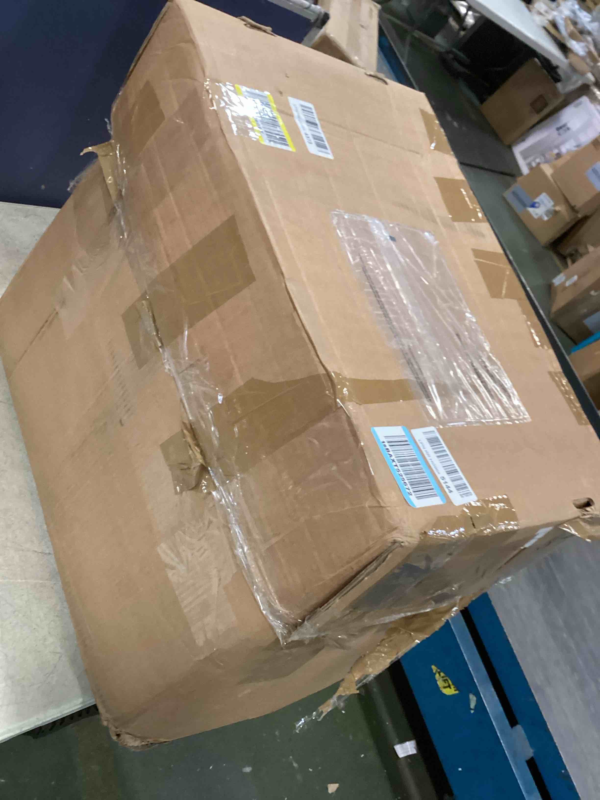https://s3.amazonaws.com/lotting-images-prod/bidfta/GRN5999731_1710790182571.jpeg