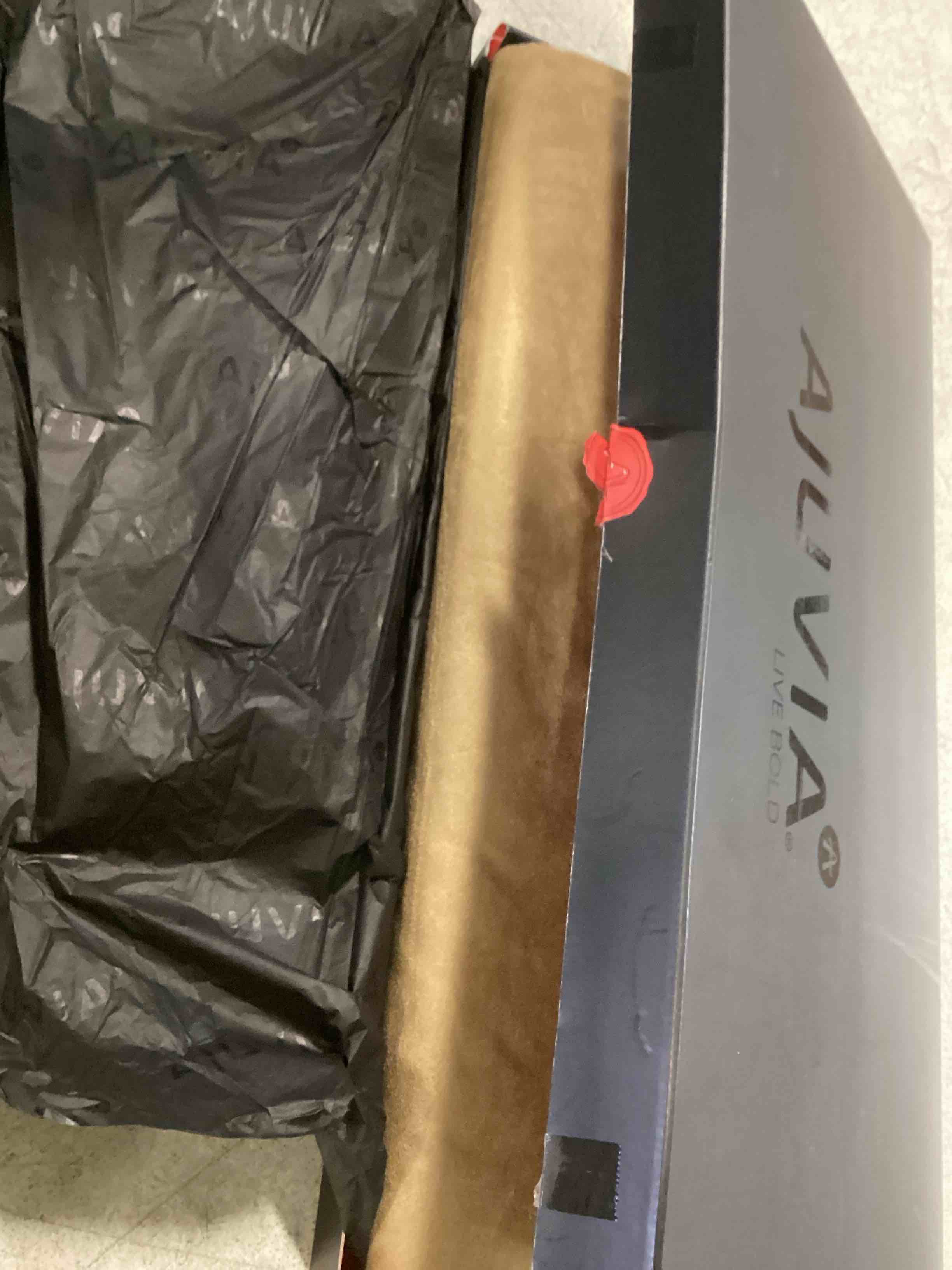https://s3.amazonaws.com/lotting-images-prod/bidfta/GRN6000085_1710951916986.jpeg
