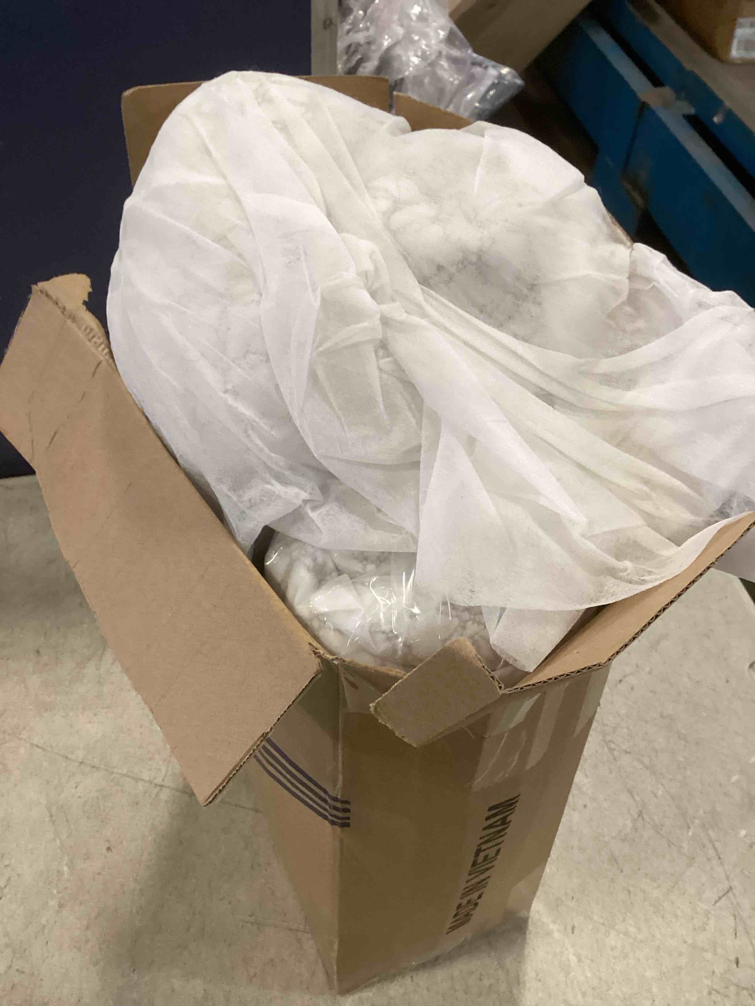 https://s3.amazonaws.com/lotting-images-prod/bidfta/GRN6000089_1710952366904.jpeg