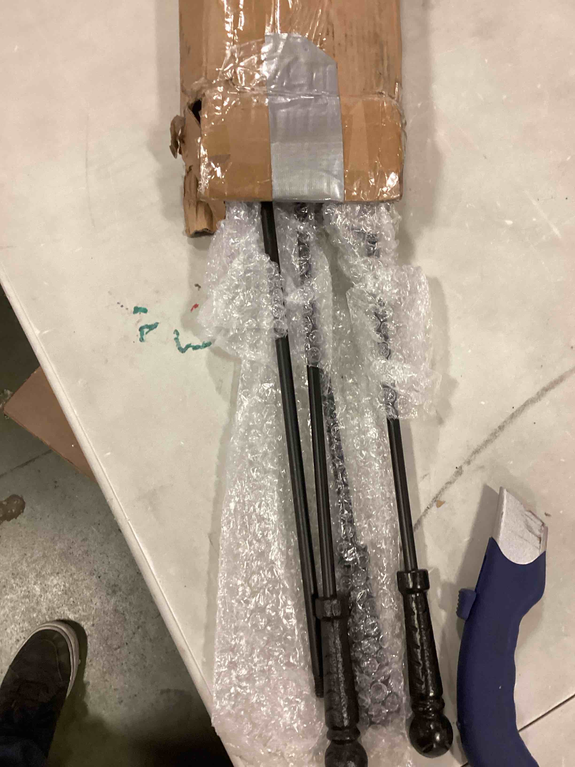 https://s3.amazonaws.com/lotting-images-prod/bidfta/GRN6002972_1710351127505.jpeg