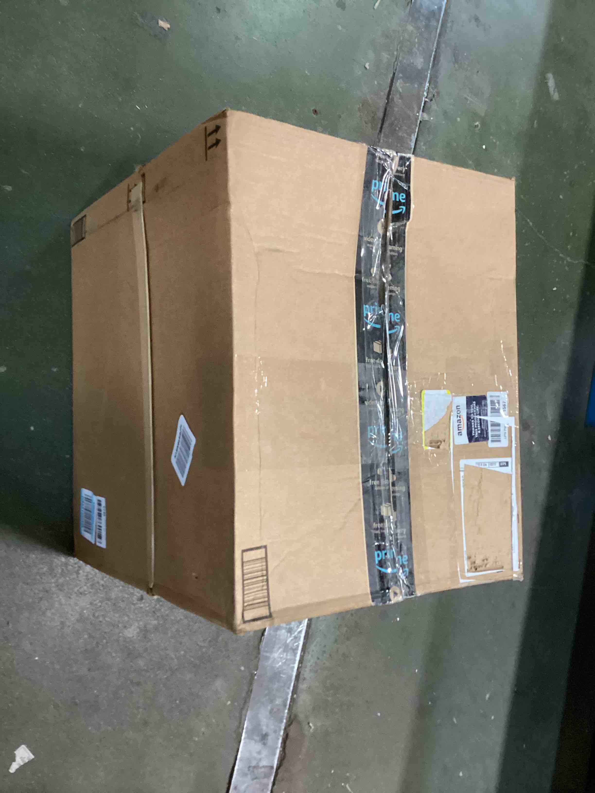 https://s3.amazonaws.com/lotting-images-prod/bidfta/GRN6003513_1709667226657.jpeg