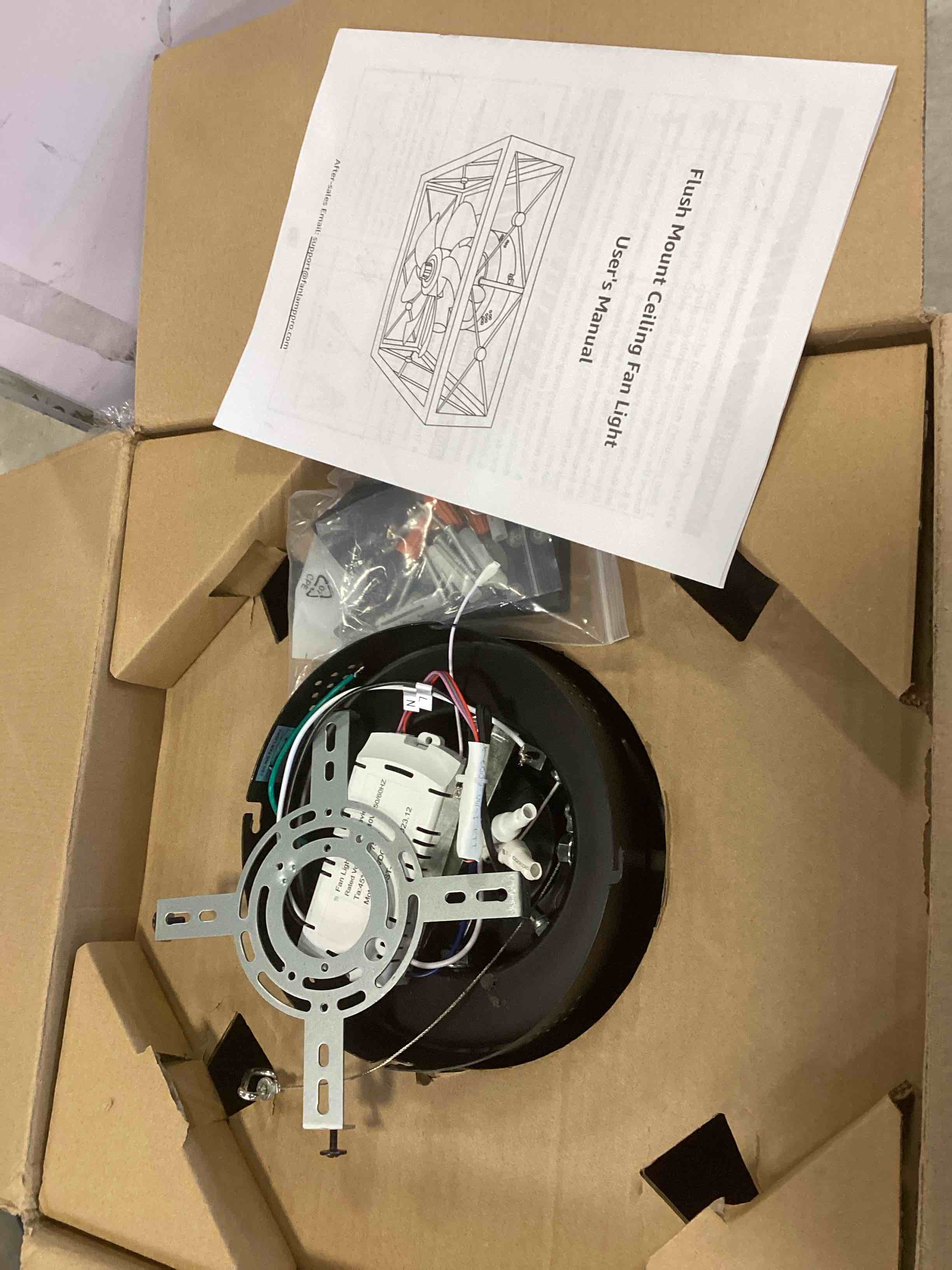 https://s3.amazonaws.com/lotting-images-prod/bidfta/GRN6005968_1710173240234.jpeg