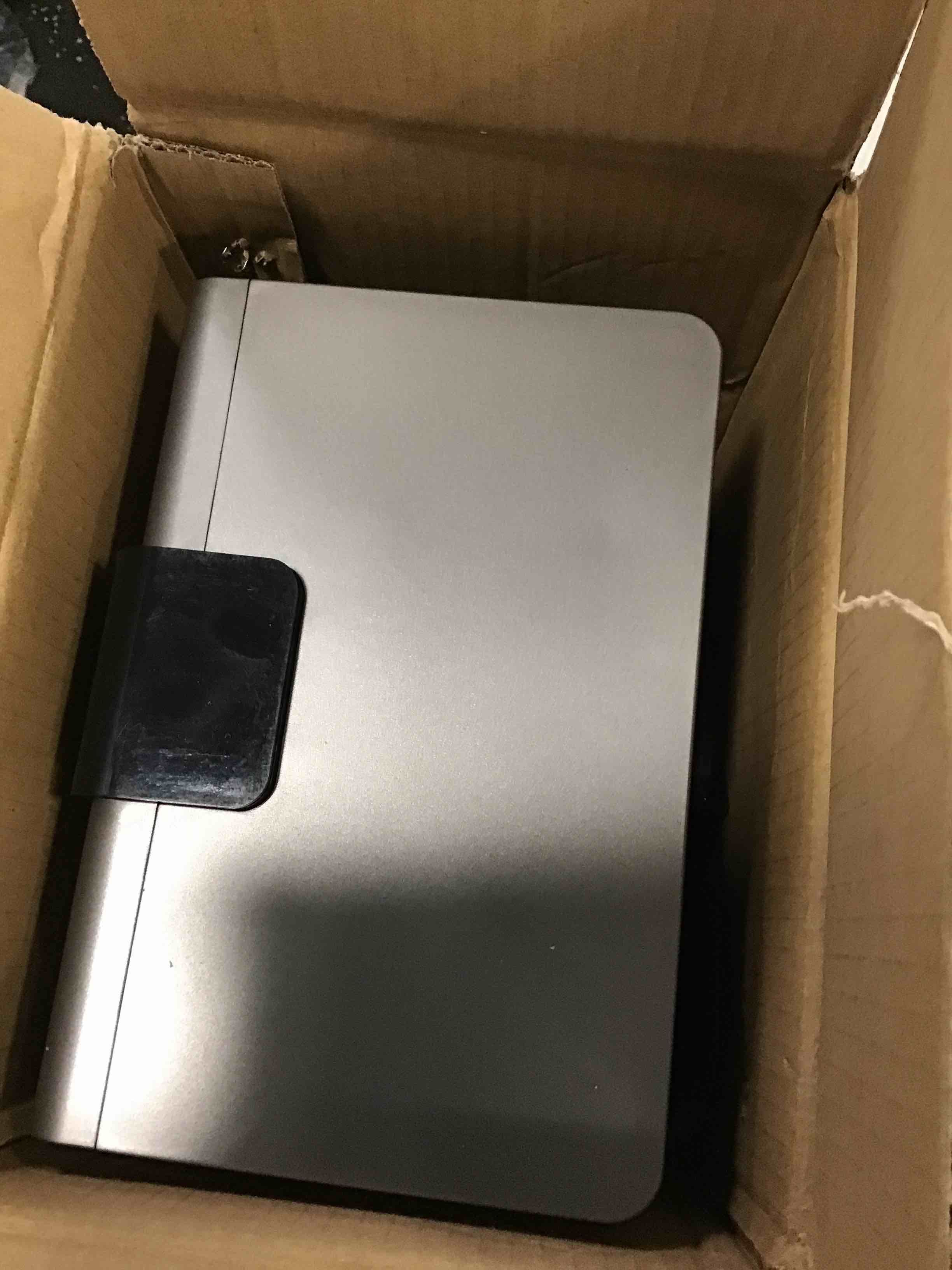 https://s3.amazonaws.com/lotting-images-prod/bidfta/GRN6006425_1710354510716.jpeg