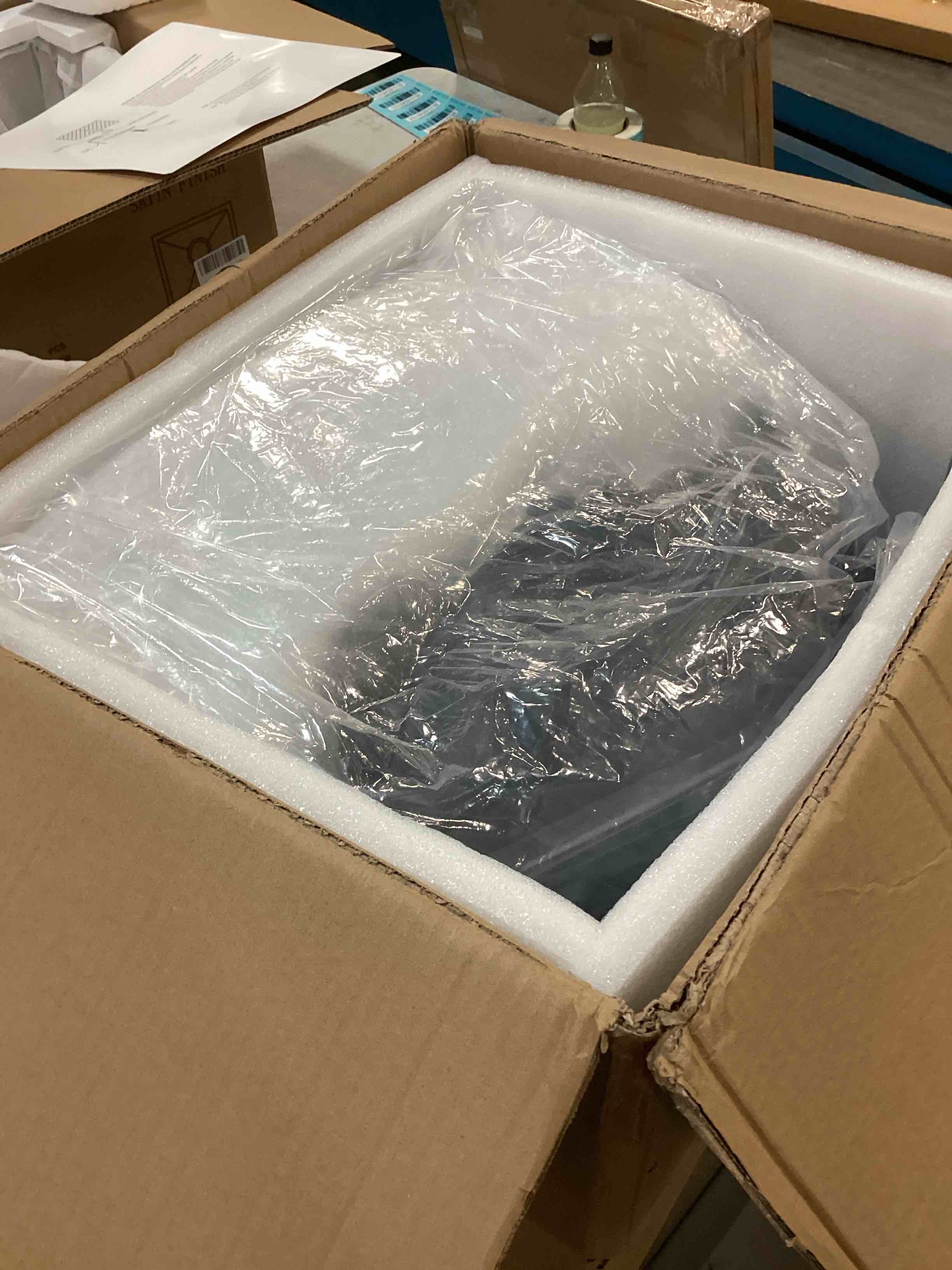 https://s3.amazonaws.com/lotting-images-prod/bidfta/GRN6006853_1709731807524.jpeg