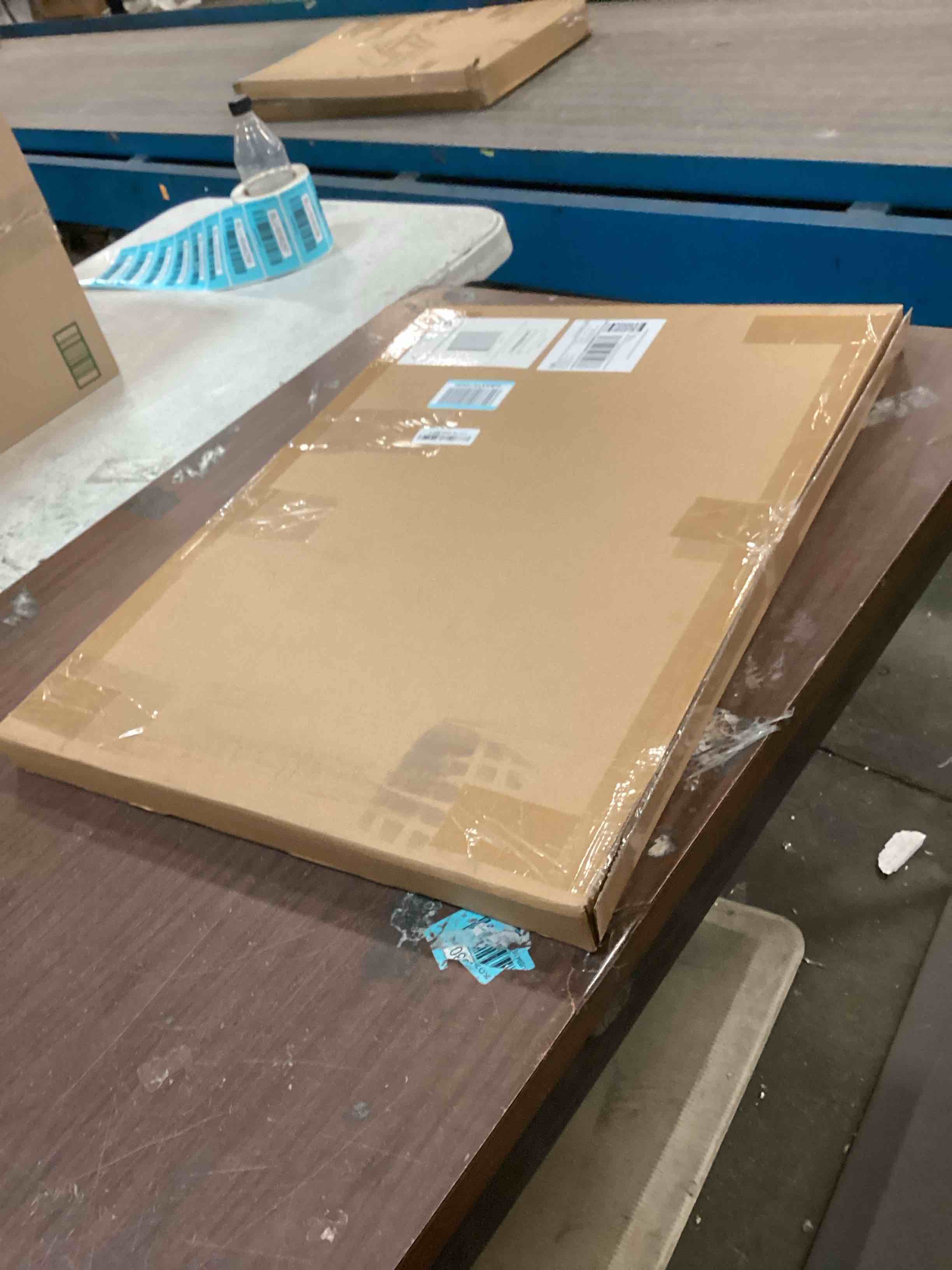 https://s3.amazonaws.com/lotting-images-prod/bidfta/GRN6007013_1709753054583.jpeg