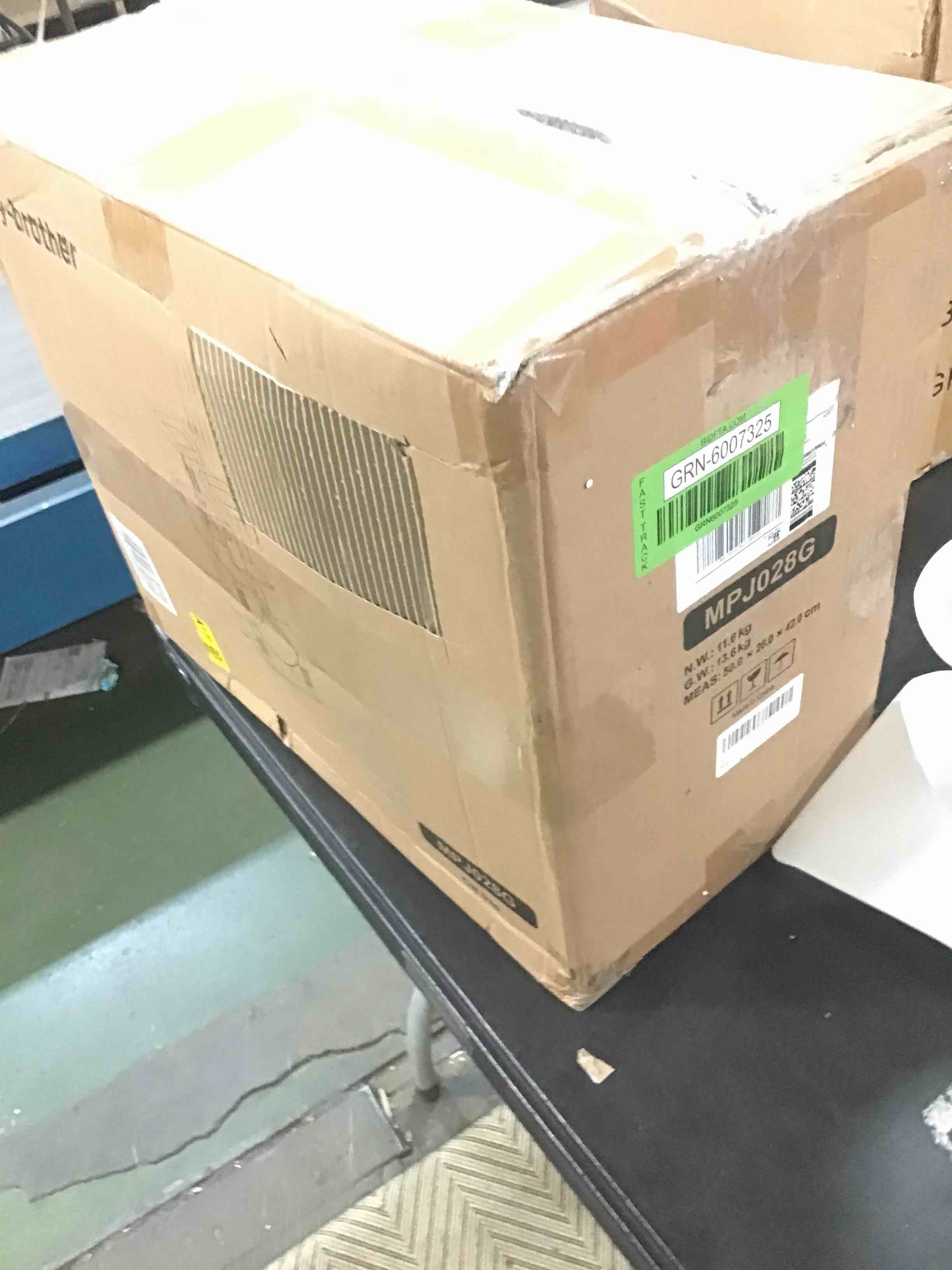 https://s3.amazonaws.com/lotting-images-prod/bidfta/GRN6007325_1709905009328.jpeg