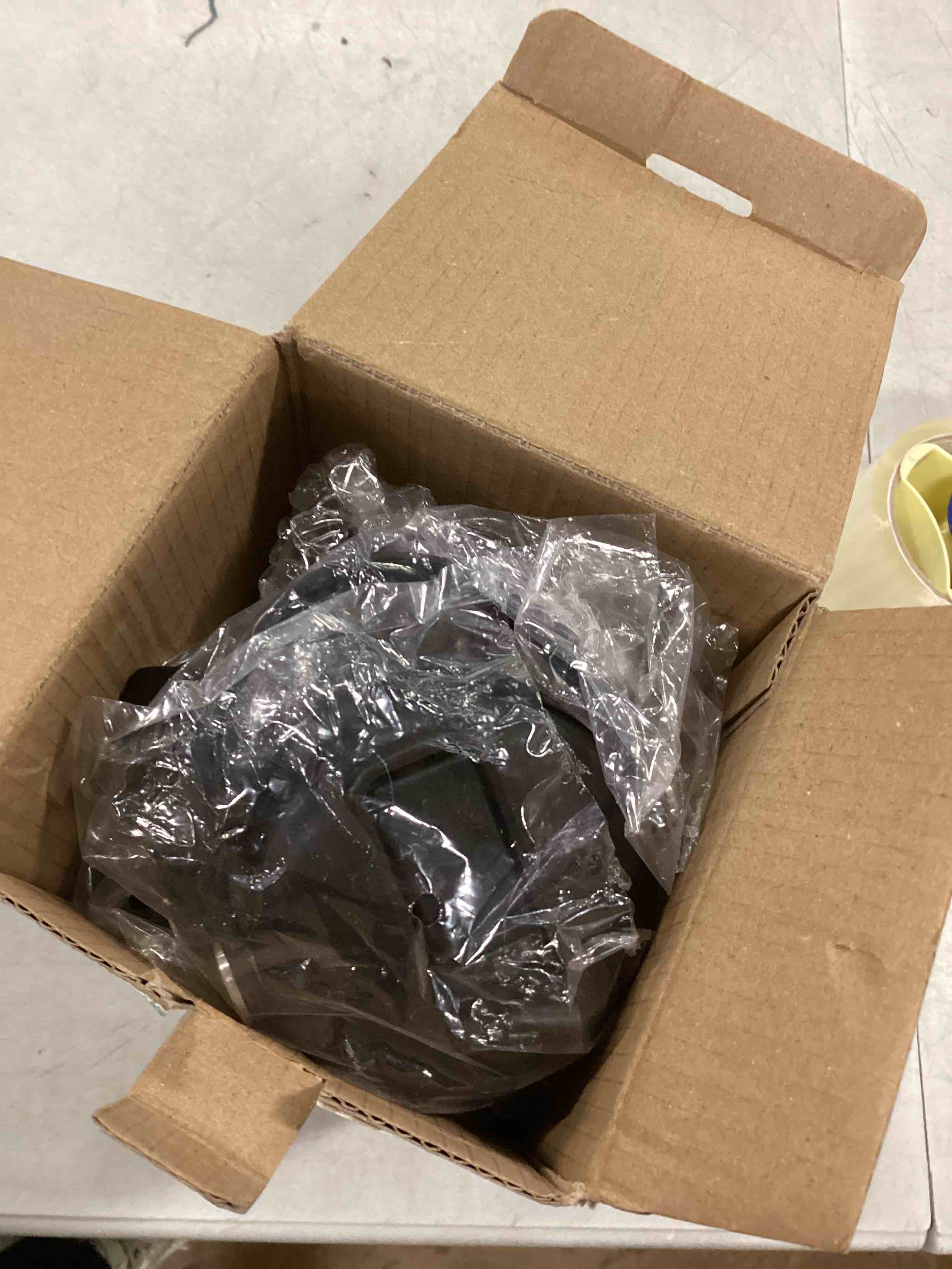 https://s3.amazonaws.com/lotting-images-prod/bidfta/GRN6020446_1709639434691.jpeg