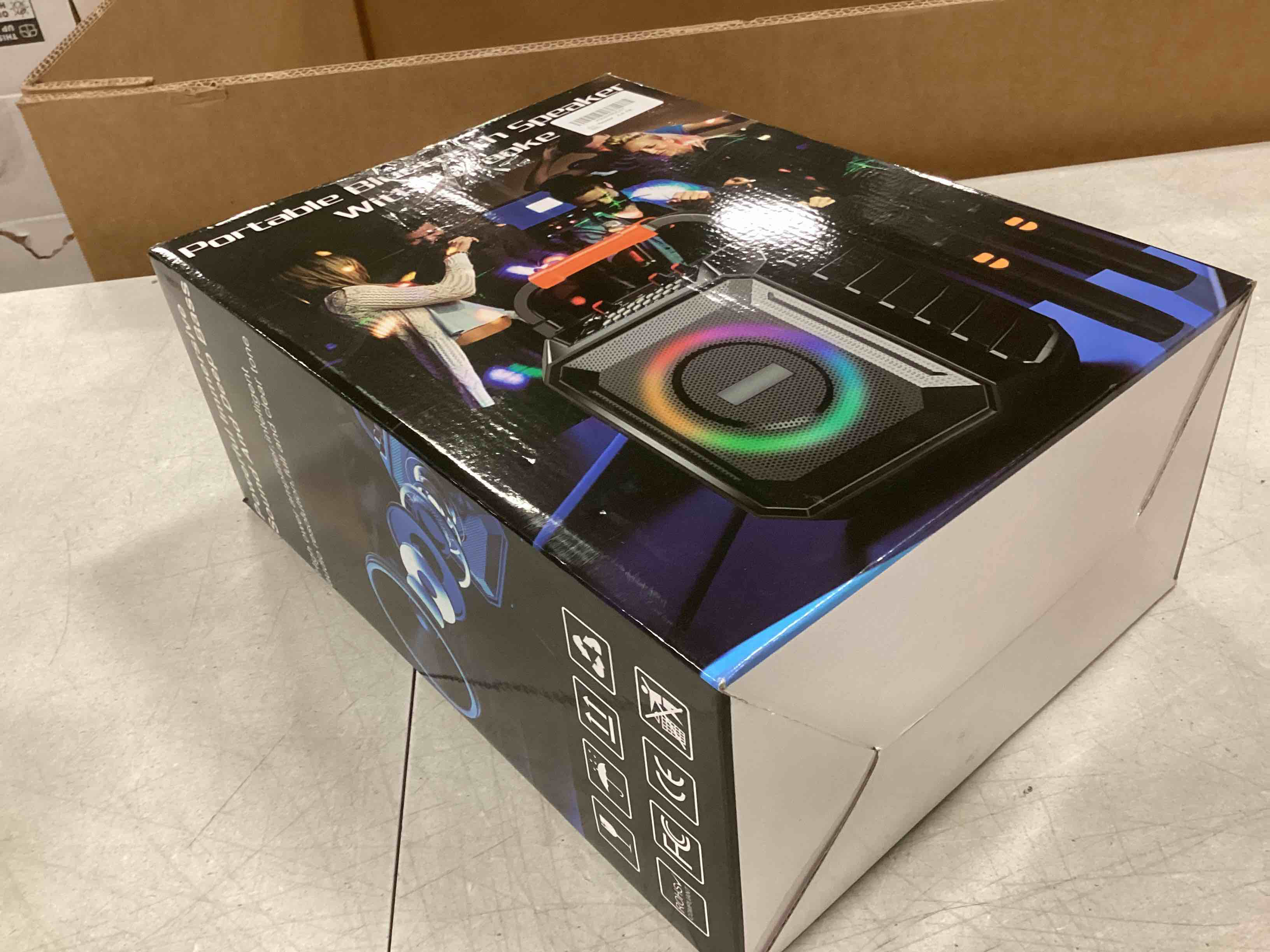 https://s3.amazonaws.com/lotting-images-prod/bidfta/GRN6020800_1710413907417.jpeg