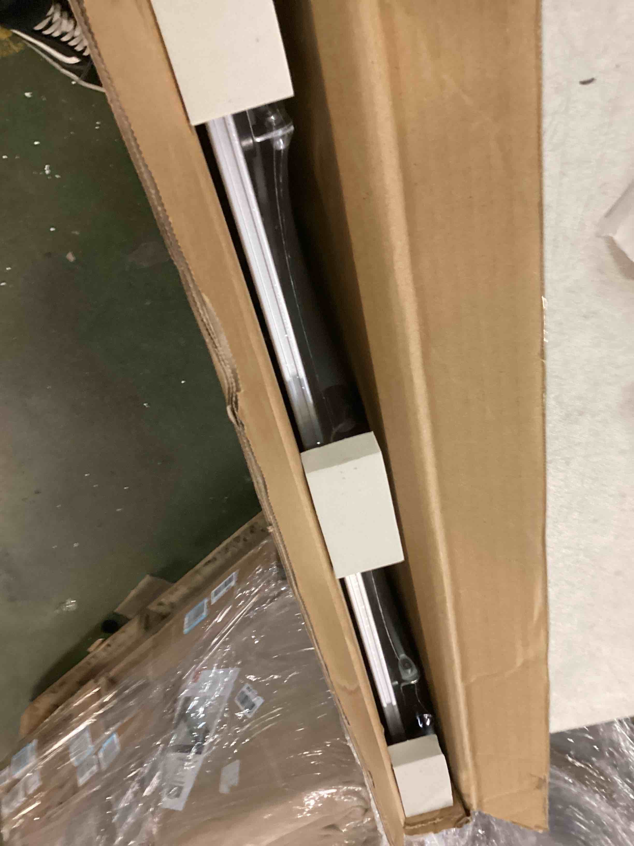 https://s3.amazonaws.com/lotting-images-prod/bidfta/GRN6023087_1709136257278.jpeg