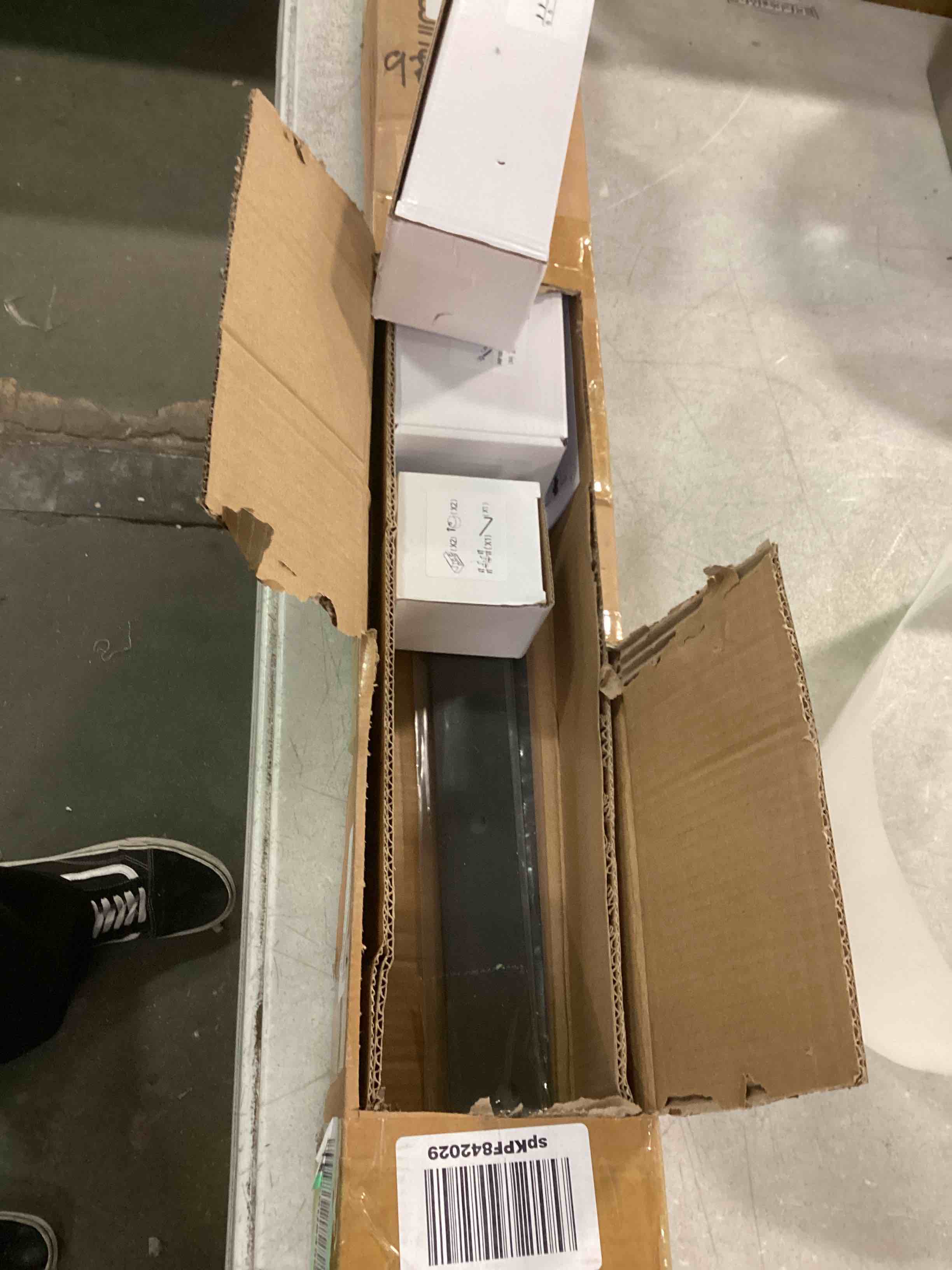 https://s3.amazonaws.com/lotting-images-prod/bidfta/GRN6023718_1709321418578.jpeg
