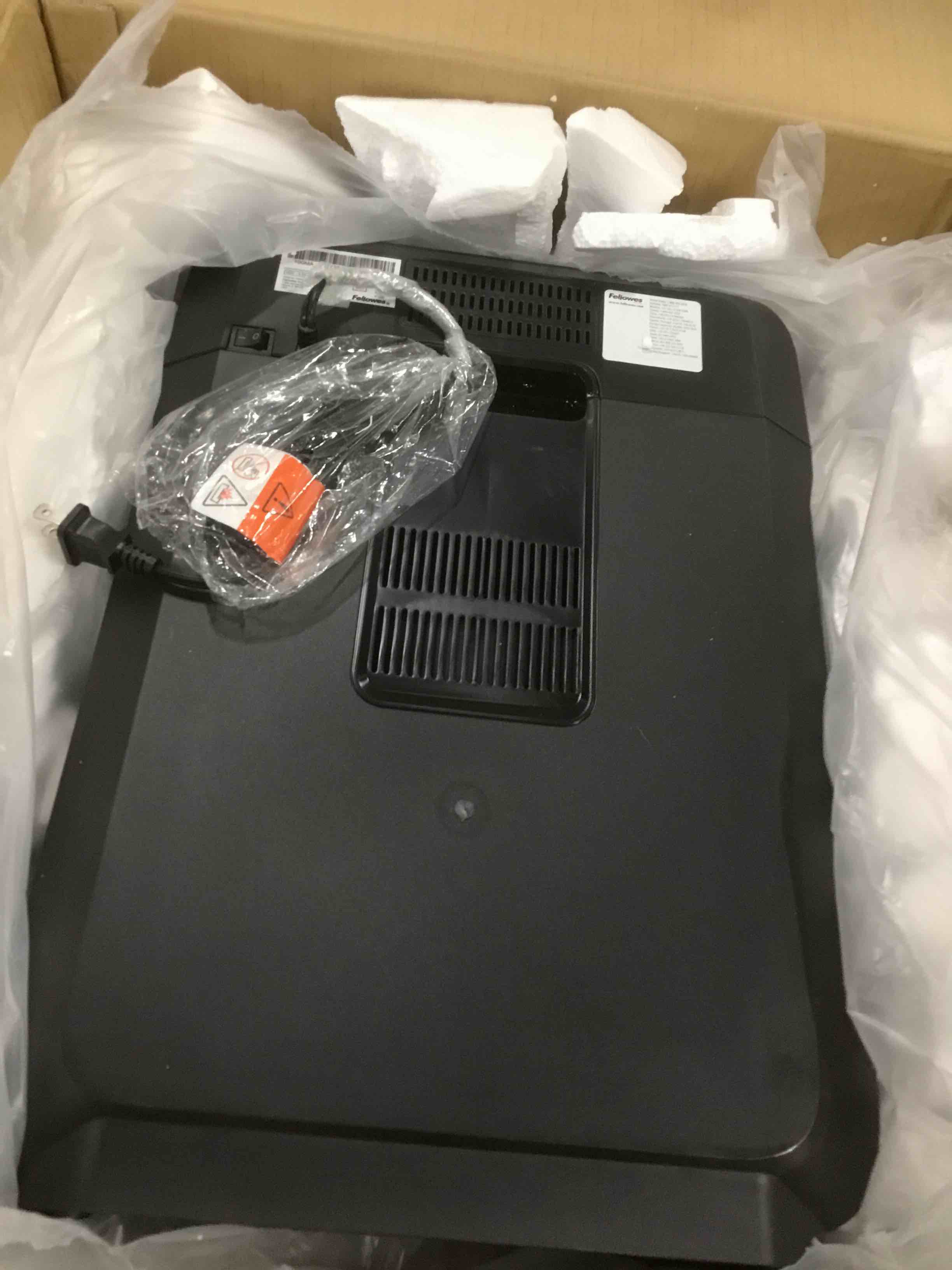 https://s3.amazonaws.com/lotting-images-prod/bidfta/GRN6027136_1709728067714.jpeg