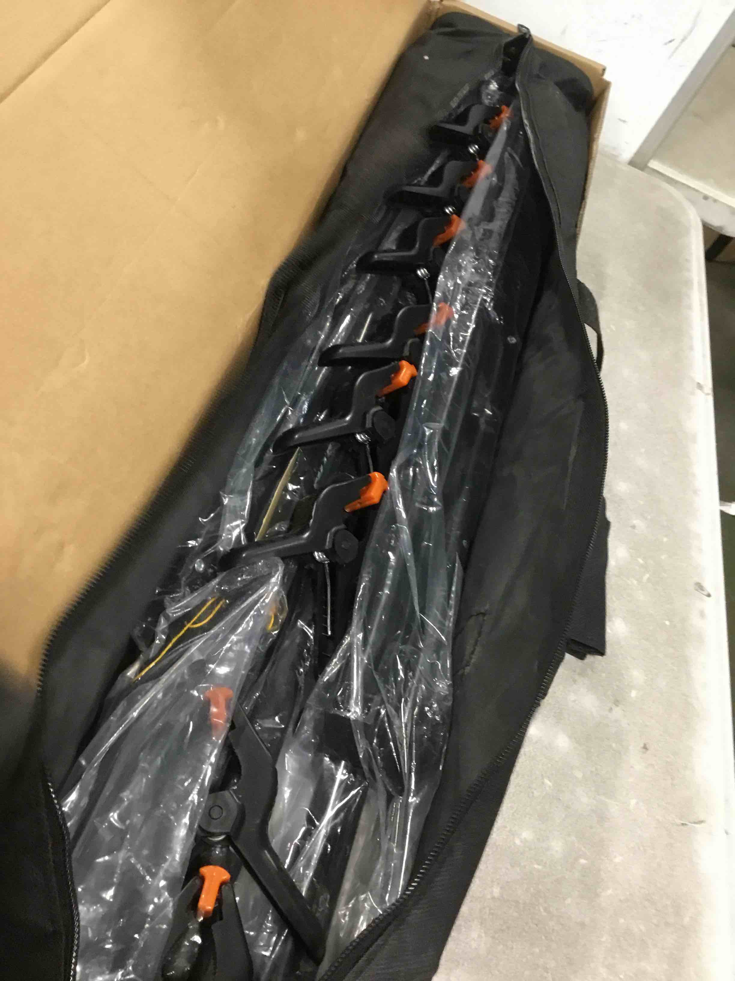 https://s3.amazonaws.com/lotting-images-prod/bidfta/GRN6029939_1709923995441.jpeg