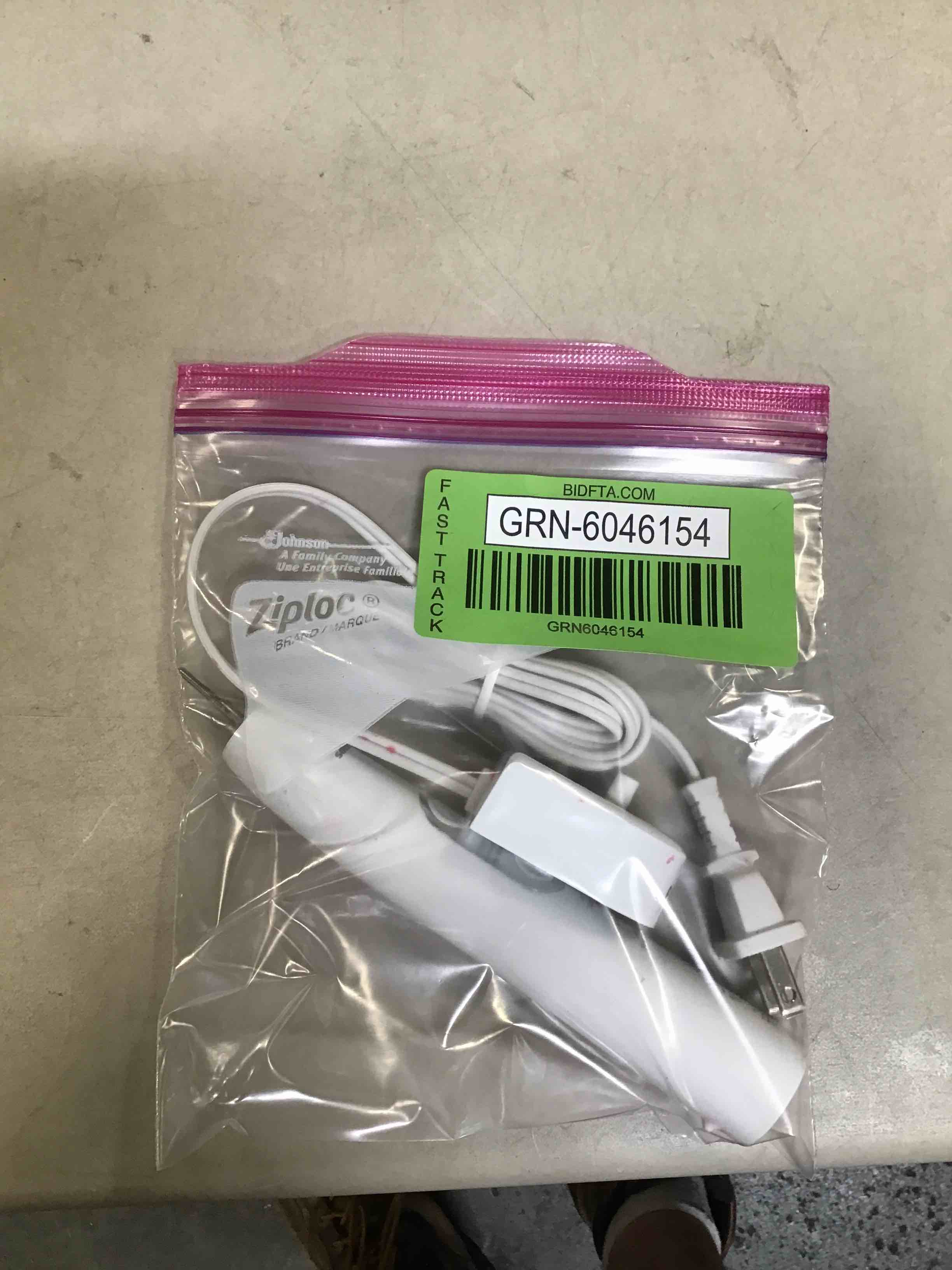 https://s3.amazonaws.com/lotting-images-prod/bidfta/GRN6046154_1713458982207.jpeg