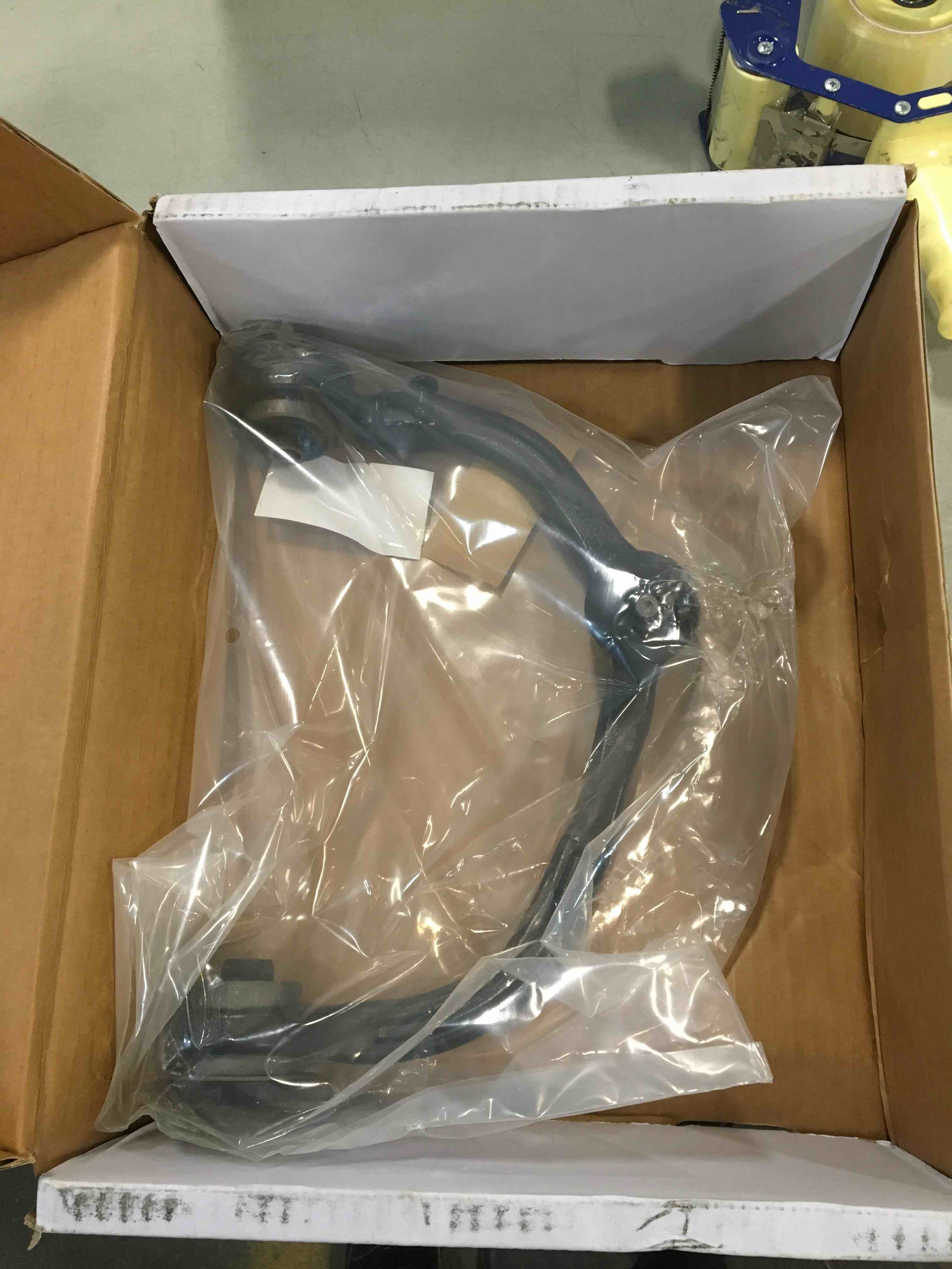 https://s3.amazonaws.com/lotting-images-prod/bidfta/GRN6052132_1707743791310.jpeg
