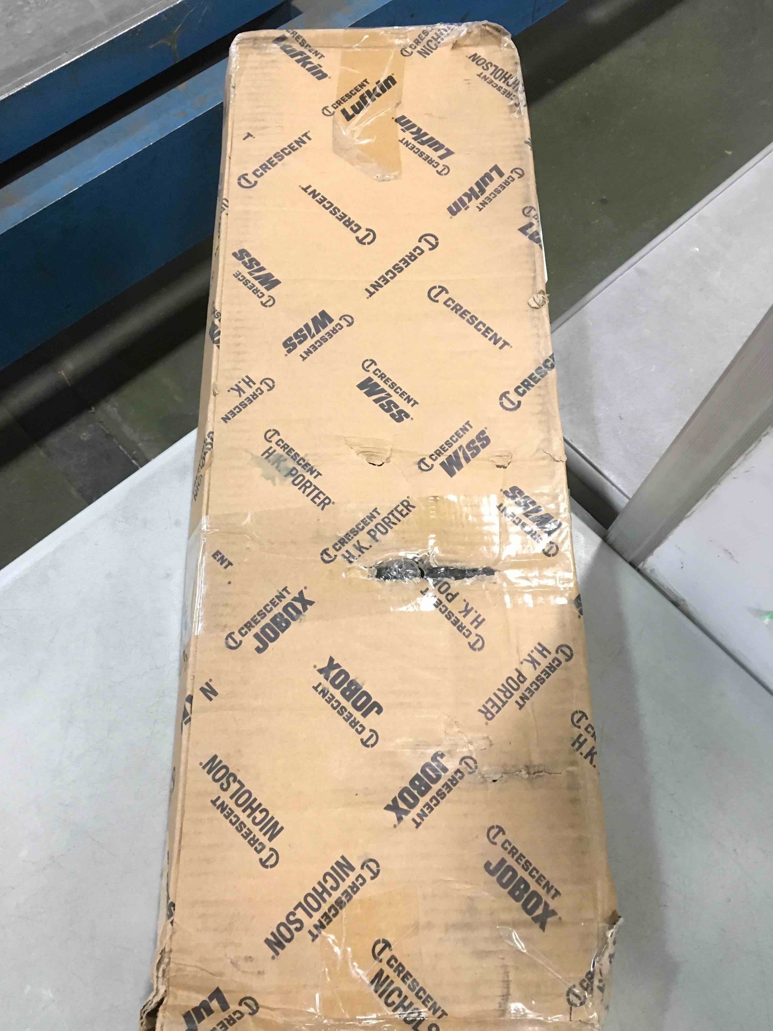 https://s3.amazonaws.com/lotting-images-prod/bidfta/GRN6052137_1707744272869.jpeg
