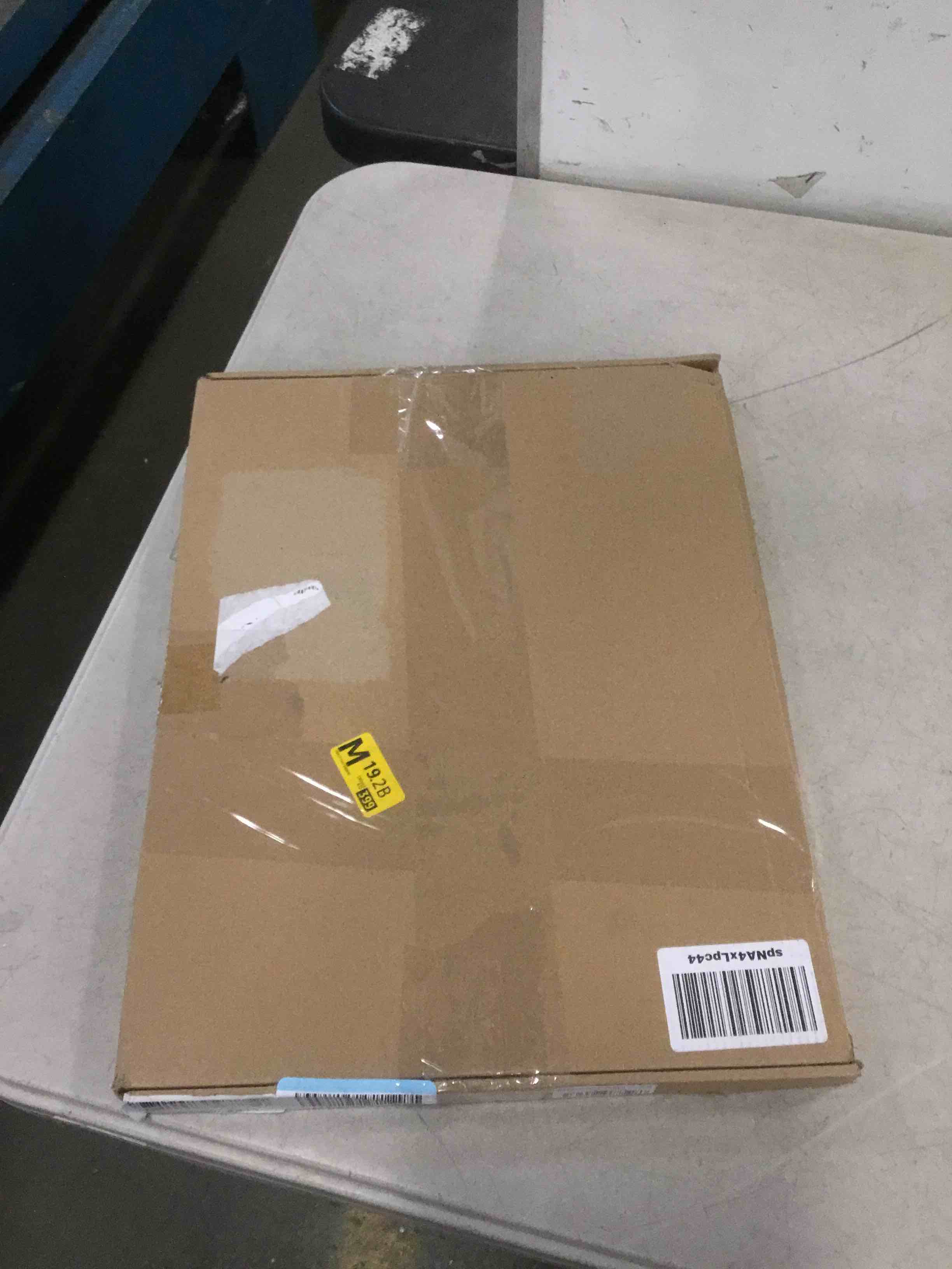 https://s3.amazonaws.com/lotting-images-prod/bidfta/GRN6052800_1707935593374.jpeg