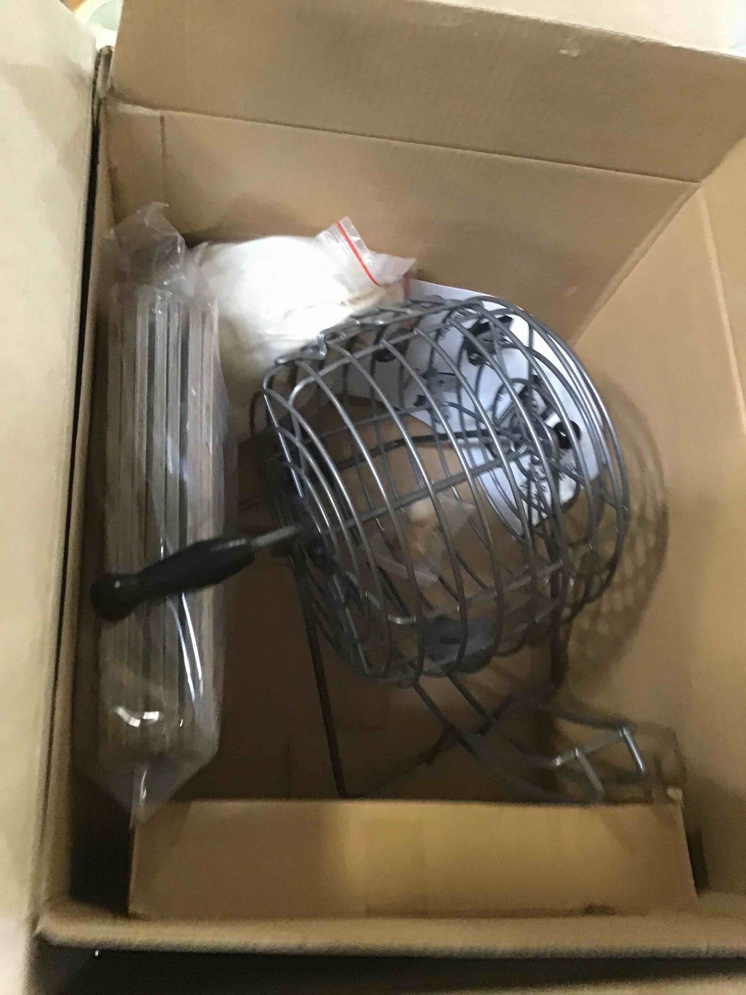 https://s3.amazonaws.com/lotting-images-prod/bidfta/GRN6053431_1707940316975.jpeg