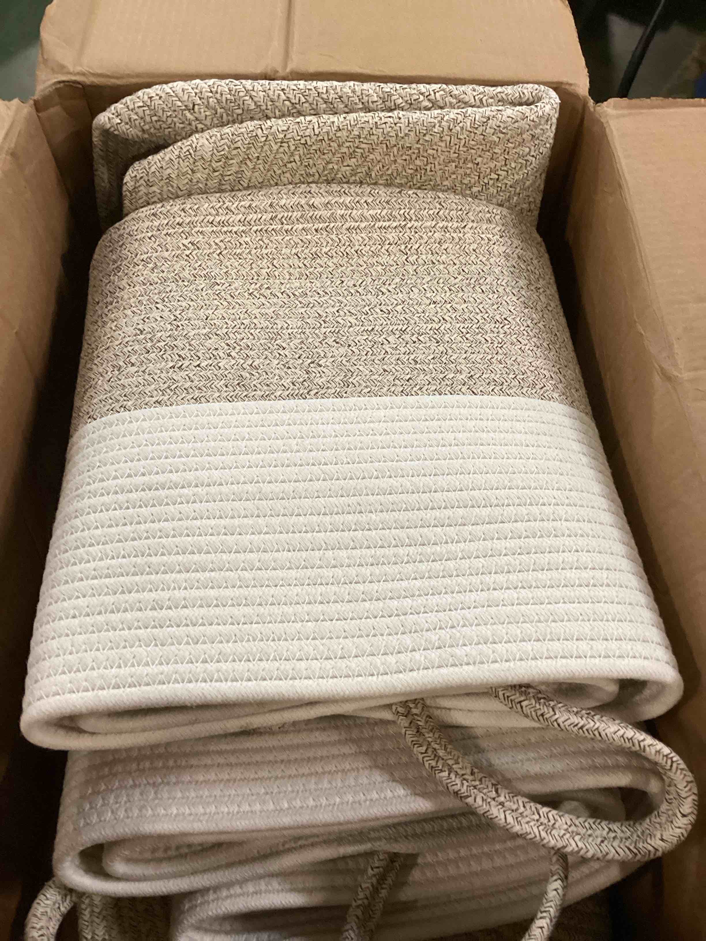 https://s3.amazonaws.com/lotting-images-prod/bidfta/GRN6053757_1708963856592.jpeg