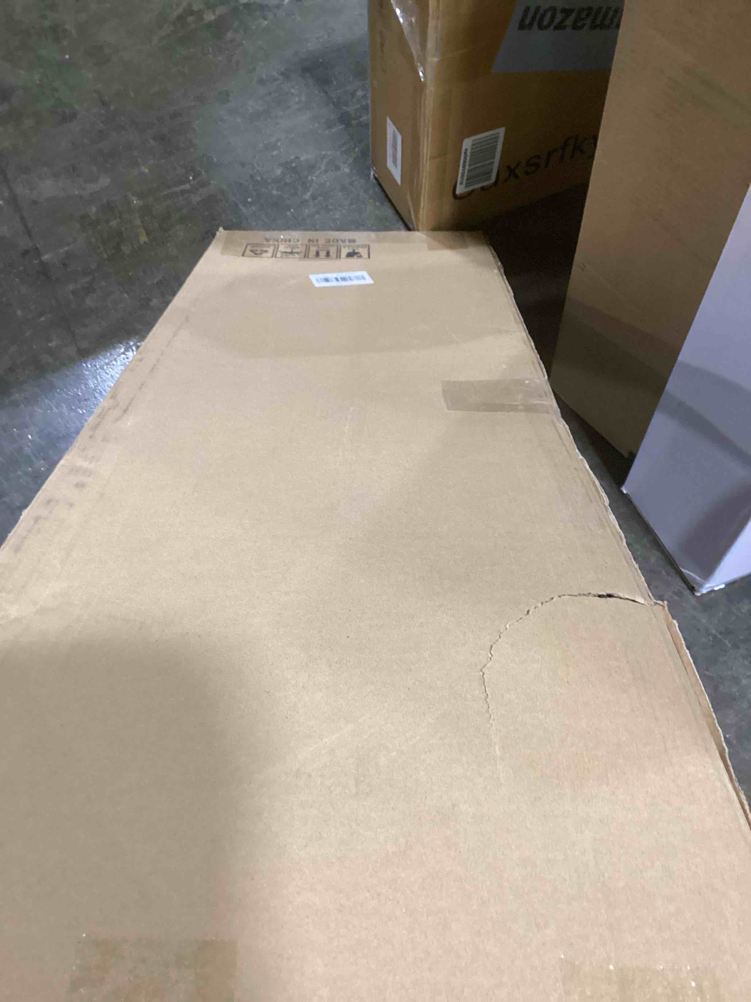 https://s3.amazonaws.com/lotting-images-prod/bidfta/GRN6056695_1712862823614.jpeg