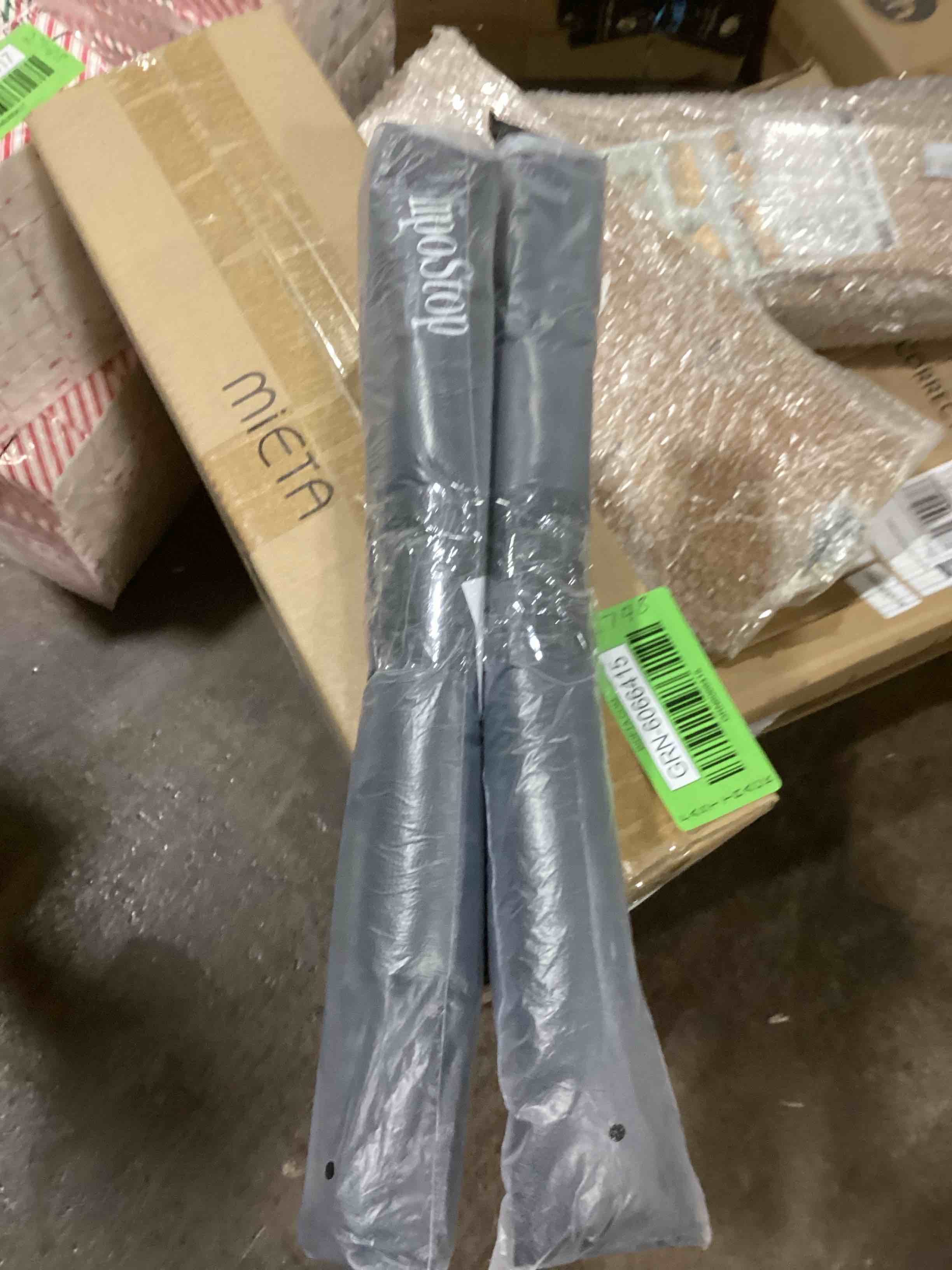 https://s3.amazonaws.com/lotting-images-prod/bidfta/GRN6061361_1712756499405.jpeg